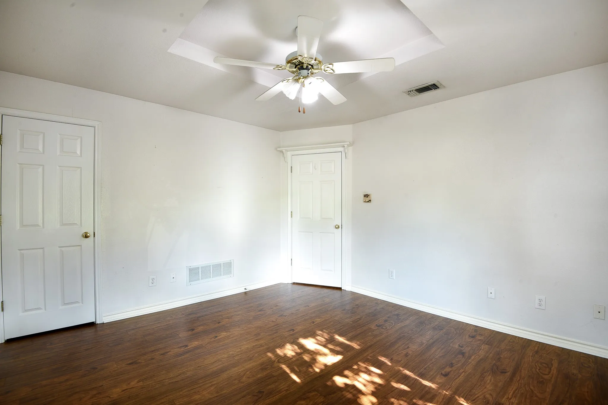 Single Family Residence For Sale in Ellis County , 3840 Blackchamp Road, Midlothian, Texas 76065, 3 Bedroom, 3 Bathroom, 2 Garage spaces, 2,363 Sqft, built in 1994, mls#21294268, Real Estate Agent in Midlothian, Homes For Sale in Ellis county, Homes For Sale in Midlothian, Realtor in Midlothian Texas, Real Estate Brokerage Independent Realty Texas, Luminita Cordes Realtor