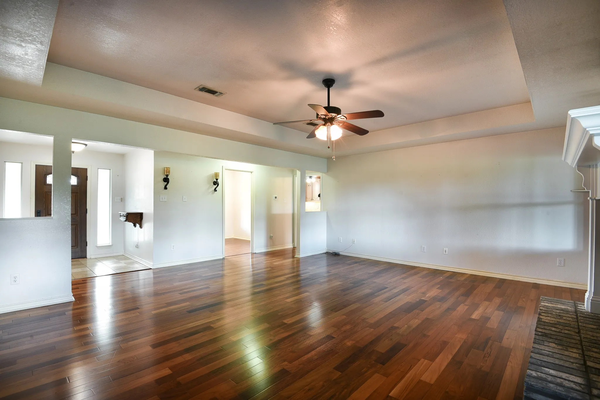 Single Family Residence For Sale in Ellis County , 3840 Blackchamp Road, Midlothian, Texas 76065, 3 Bedroom, 3 Bathroom, 2 Garage spaces, 2,363 Sqft, built in 1994, mls#21294268, Real Estate Agent in Midlothian, Homes For Sale in Ellis county, Homes For Sale in Midlothian, Realtor in Midlothian Texas, Real Estate Brokerage Independent Realty Texas, Luminita Cordes Realtor