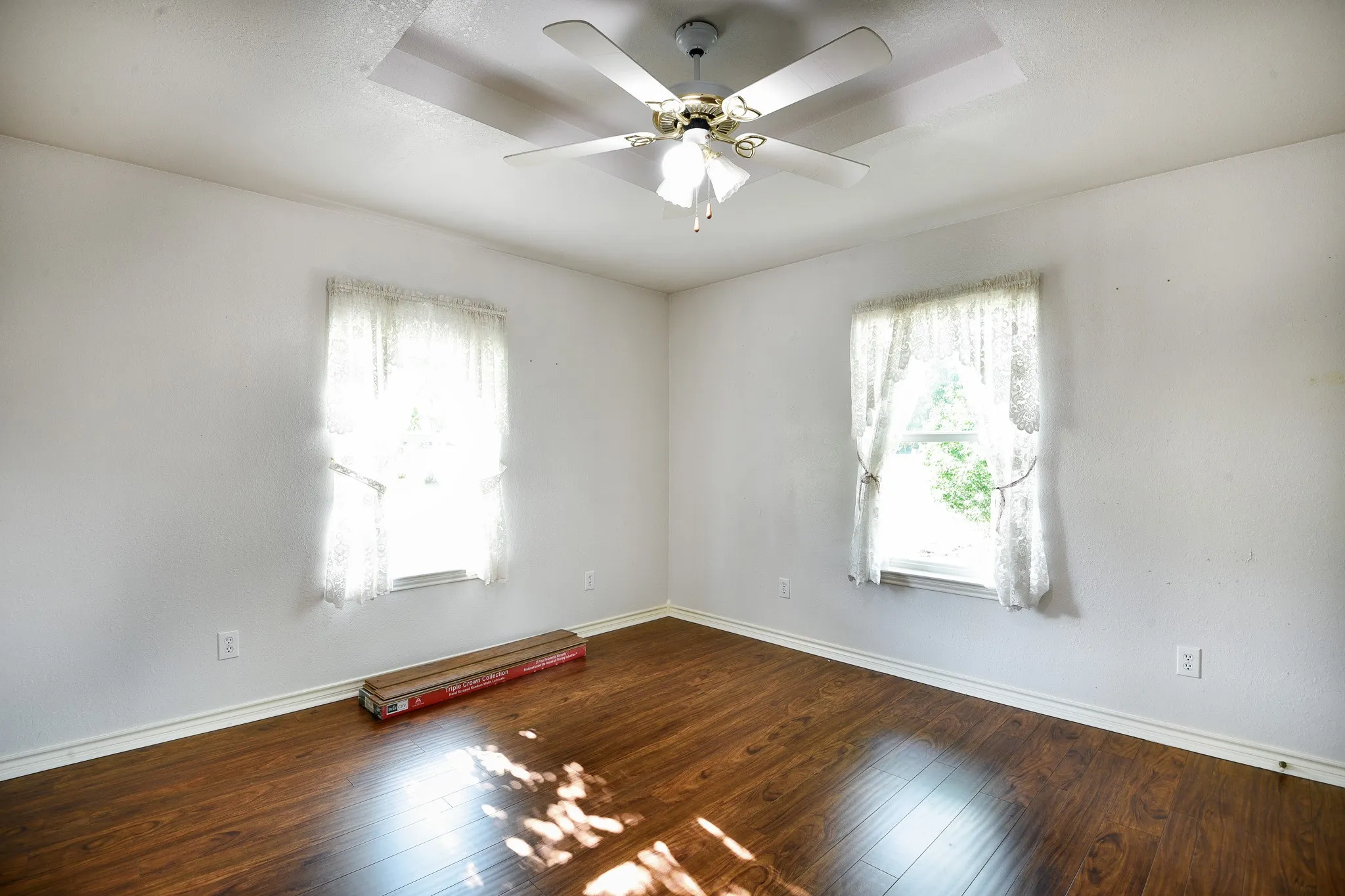 Single Family Residence For Sale in Ellis County , 3840 Blackchamp Road, Midlothian, Texas 76065, 3 Bedroom, 3 Bathroom, 2 Garage spaces, 2,363 Sqft, built in 1994, mls#21294268, Real Estate Agent in Midlothian, Homes For Sale in Ellis county, Homes For Sale in Midlothian, Realtor in Midlothian Texas, Real Estate Brokerage Independent Realty Texas, Luminita Cordes Realtor