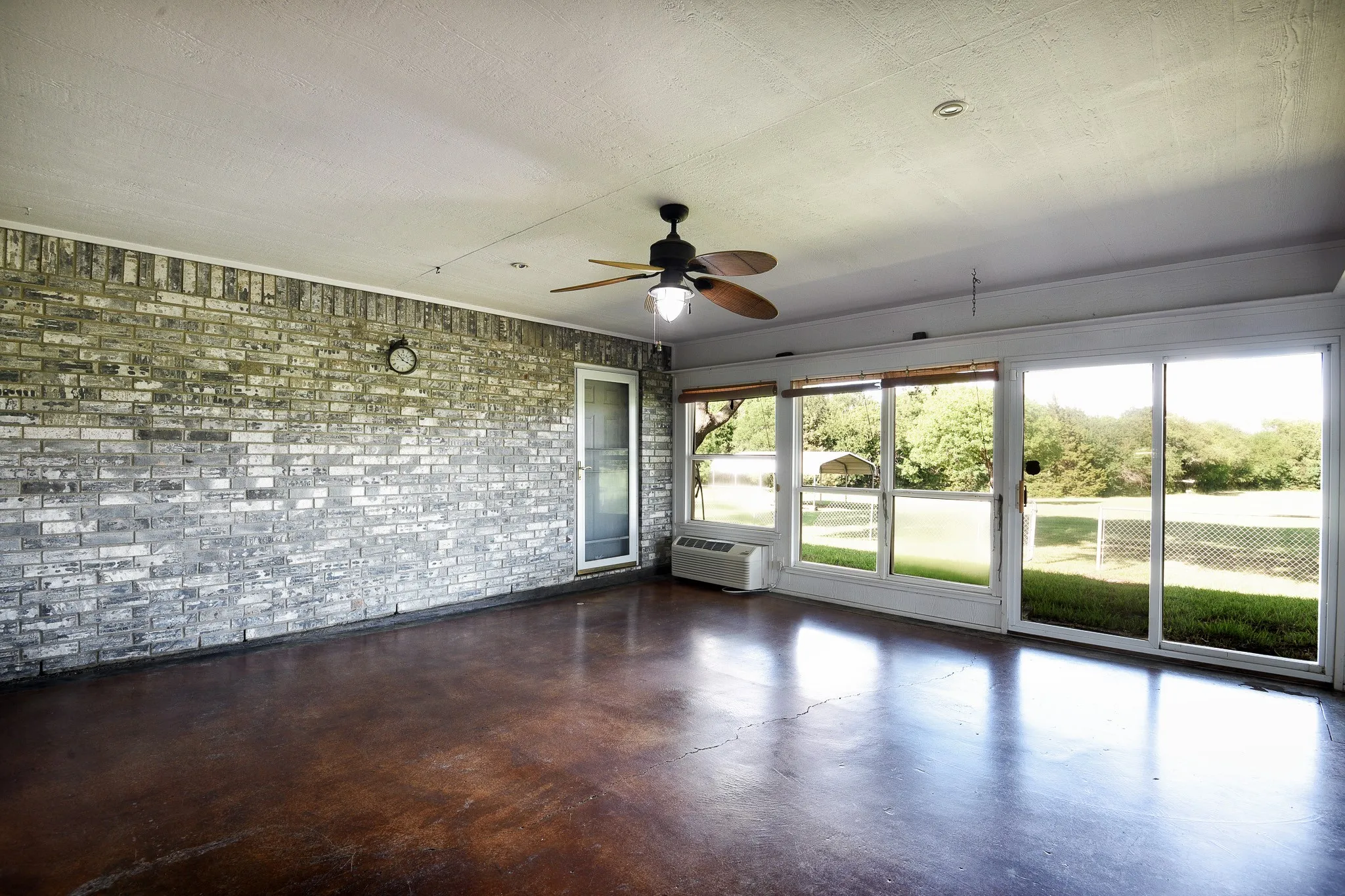 Single Family Residence For Sale in Ellis County , 3840 Blackchamp Road, Midlothian, Texas 76065, 3 Bedroom, 3 Bathroom, 2 Garage spaces, 2,363 Sqft, built in 1994, mls#21294268, Real Estate Agent in Midlothian, Homes For Sale in Ellis county, Homes For Sale in Midlothian, Realtor in Midlothian Texas, Real Estate Brokerage Independent Realty Texas, Luminita Cordes Realtor