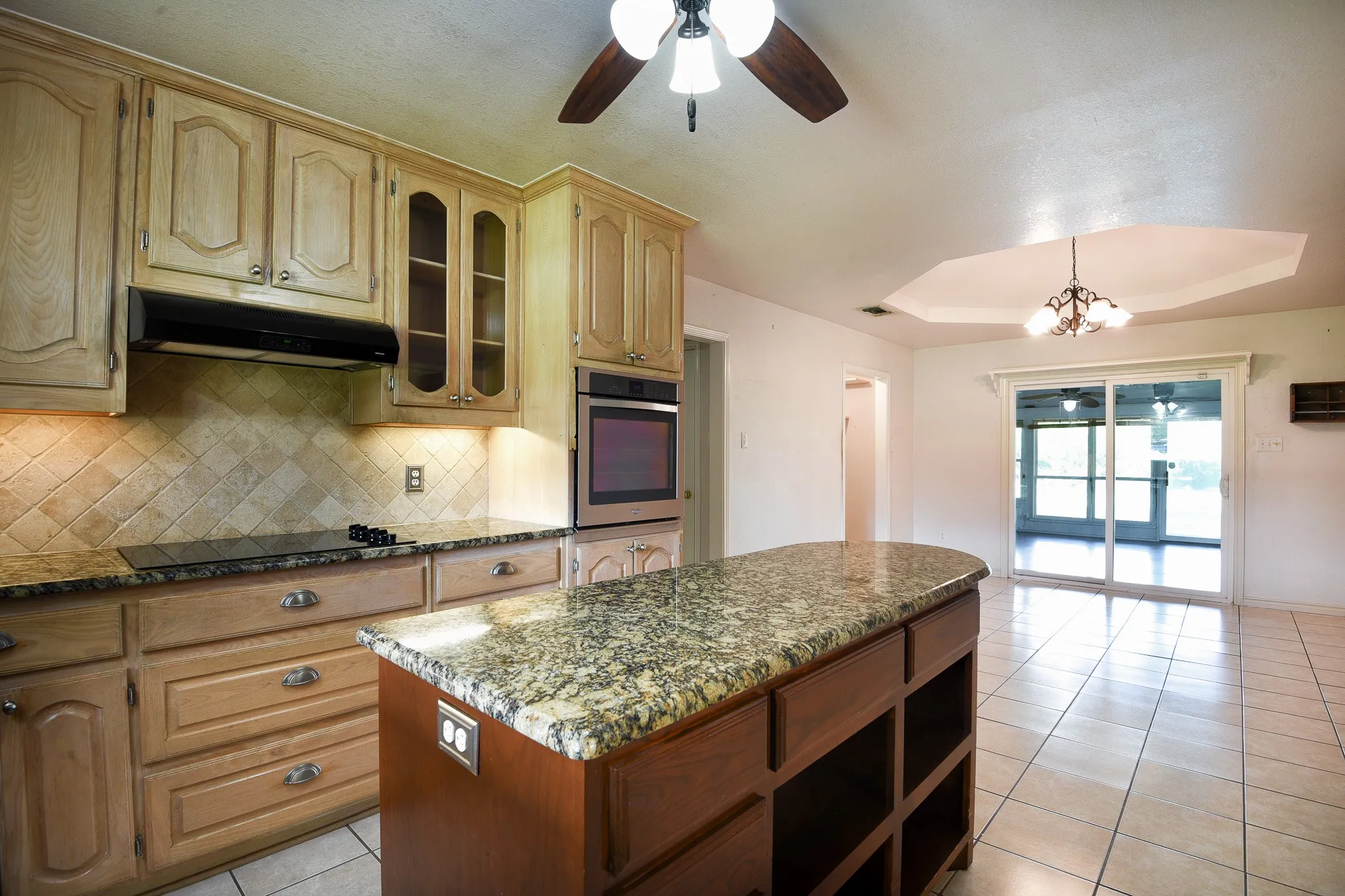 Single Family Residence For Sale in Ellis County , 3840 Blackchamp Road, Midlothian, Texas 76065, 3 Bedroom, 3 Bathroom, 2 Garage spaces, 2,363 Sqft, built in 1994, mls#21294268, Real Estate Agent in Midlothian, Homes For Sale in Ellis county, Homes For Sale in Midlothian, Realtor in Midlothian Texas, Real Estate Brokerage Independent Realty Texas, Luminita Cordes Realtor