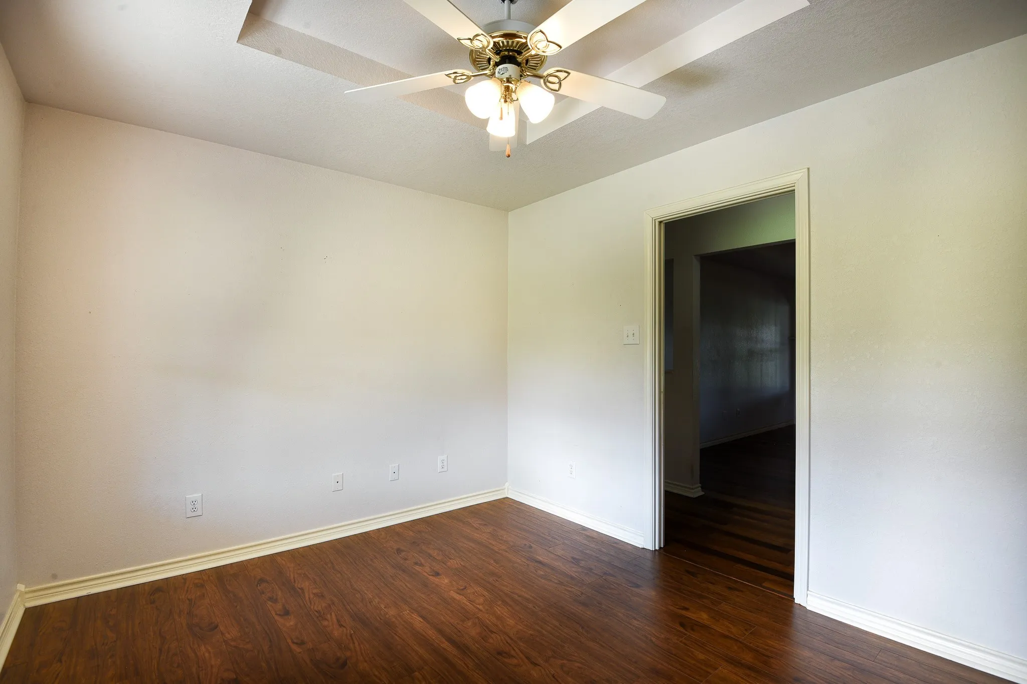 Single Family Residence For Sale in Ellis County , 3840 Blackchamp Road, Midlothian, Texas 76065, 3 Bedroom, 3 Bathroom, 2 Garage spaces, 2,363 Sqft, built in 1994, mls#21294268, Real Estate Agent in Midlothian, Homes For Sale in Ellis county, Homes For Sale in Midlothian, Realtor in Midlothian Texas, Real Estate Brokerage Independent Realty Texas, Luminita Cordes Realtor
