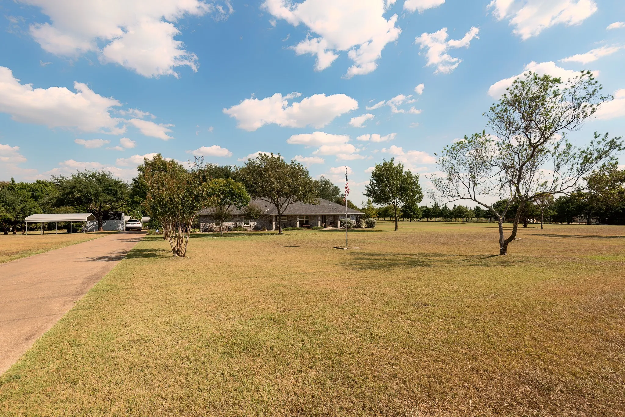 Single Family Residence For Sale in Ellis County , 3840 Blackchamp Road, Midlothian, Texas 76065, 3 Bedroom, 3 Bathroom, 2 Garage spaces, 2,363 Sqft, built in 1994, mls#21294268, Real Estate Agent in Midlothian, Homes For Sale in Ellis county, Homes For Sale in Midlothian, Realtor in Midlothian Texas, Real Estate Brokerage Independent Realty Texas, Luminita Cordes Realtor