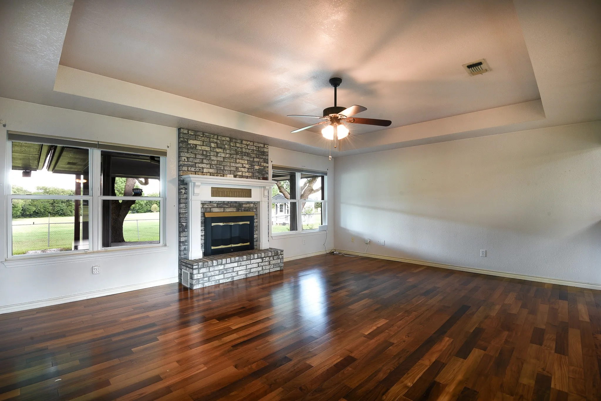 Single Family Residence For Sale in Ellis County , 3840 Blackchamp Road, Midlothian, Texas 76065, 3 Bedroom, 3 Bathroom, 2 Garage spaces, 2,363 Sqft, built in 1994, mls#21294268, Real Estate Agent in Midlothian, Homes For Sale in Ellis county, Homes For Sale in Midlothian, Realtor in Midlothian Texas, Real Estate Brokerage Independent Realty Texas, Luminita Cordes Realtor