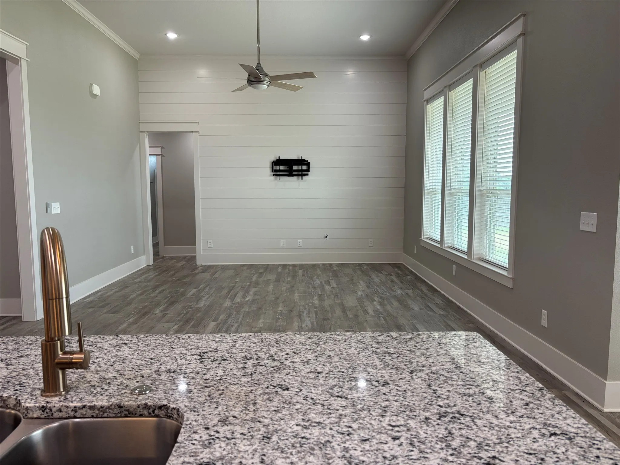 Single Family Residence For Sale in Smith County , 16208 Tulare, Lindale, Texas 75771, 4 Bedrooms, 2 Bathrooms, 2 Garage spaces, 2,084 Sqft, built in 2022, Price $374,900, mls#21294897, Real Estate Agent in Lindale, Homes For Sale in Smith county, Homes For Sale in Lindale, Realtor in Lindale Texas, Real Estate Brokerage Independent Realty Texas, Luminita Cordes Realtor