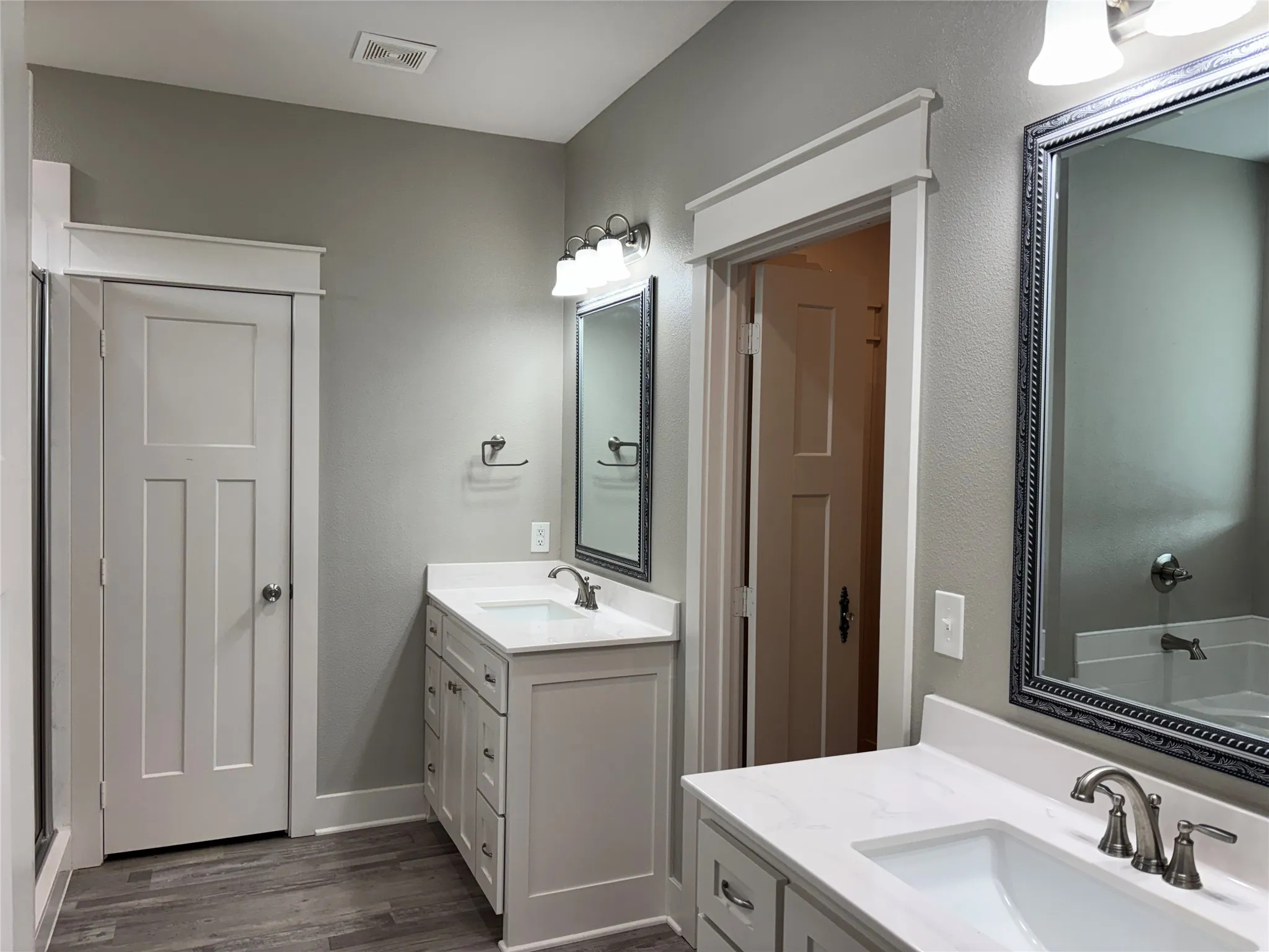 Single Family Residence For Sale in Smith County , 16208 Tulare, Lindale, Texas 75771, 4 Bedrooms, 2 Bathrooms, 2 Garage spaces, 2,084 Sqft, built in 2022, Price $374,900, mls#21294897, Real Estate Agent in Lindale, Homes For Sale in Smith county, Homes For Sale in Lindale, Realtor in Lindale Texas, Real Estate Brokerage Independent Realty Texas, Luminita Cordes Realtor