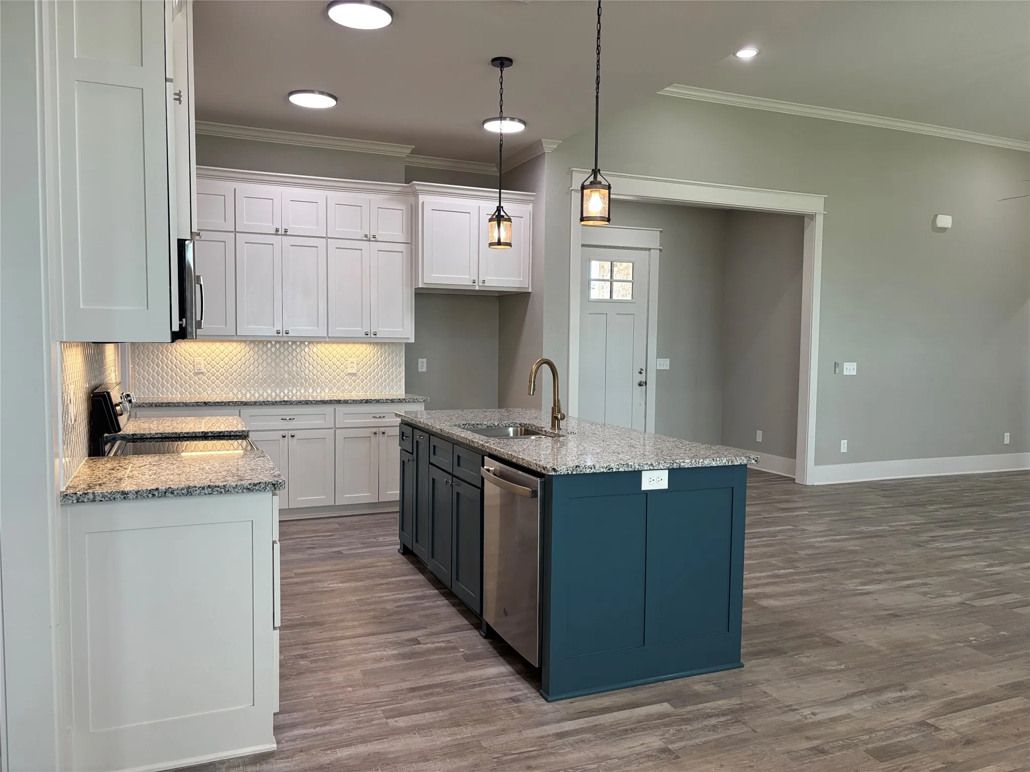 Single Family Residence For Sale in Smith County , 16208 Tulare, Lindale, Texas 75771, 4 Bedrooms, 2 Bathrooms, 2 Garage spaces, 2,084 Sqft, built in 2022, Price $374,900, mls#21294897, Real Estate Agent in Lindale, Homes For Sale in Smith county, Homes For Sale in Lindale, Realtor in Lindale Texas, Real Estate Brokerage Independent Realty Texas, Luminita Cordes Realtor