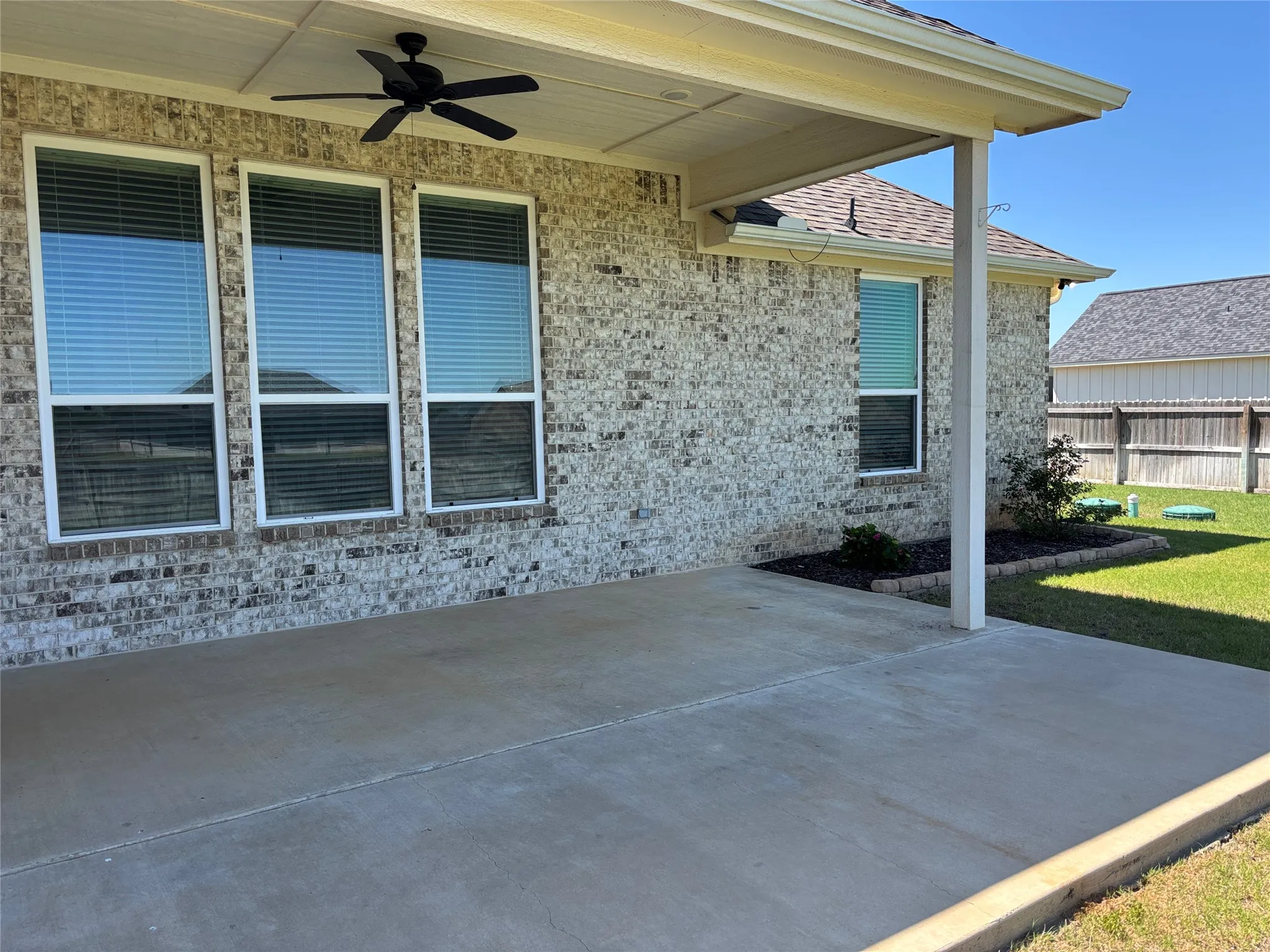 Single Family Residence For Sale in Smith County , 16208 Tulare, Lindale, Texas 75771, 4 Bedrooms, 2 Bathrooms, 2 Garage spaces, 2,084 Sqft, built in 2022, Price $374,900, mls#21294897, Real Estate Agent in Lindale, Homes For Sale in Smith county, Homes For Sale in Lindale, Realtor in Lindale Texas, Real Estate Brokerage Independent Realty Texas, Luminita Cordes Realtor