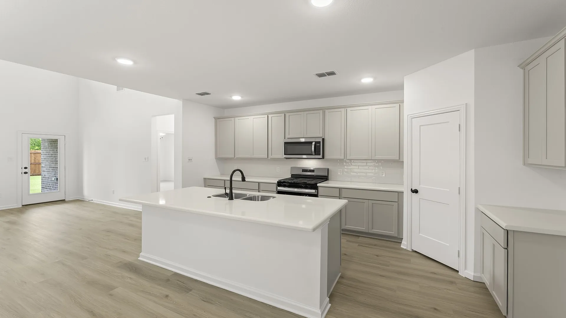 07. 461 Silent Pond - Kitchen (4)