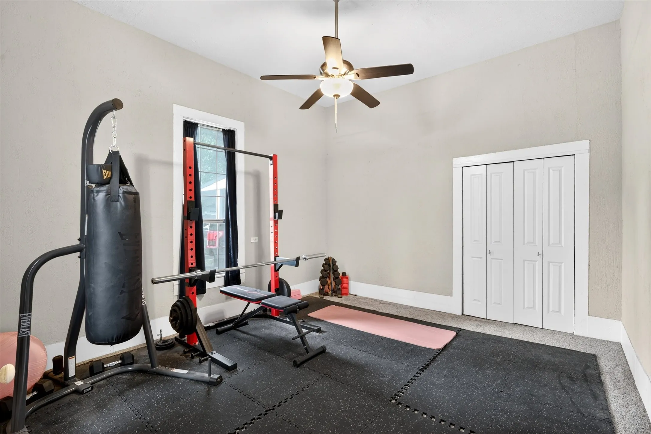 Single Family Residence For Sale in Johnson County , 107 S Washington Street, Cleburne, Texas 76031, 3 Bedroom, 1 Bathroom, Garage spaces, 1,411 Sqft, built in 1960, mls#21294911, Real Estate Agent in Cleburne, Homes For Sale in Johnson county, Homes For Sale in Cleburne, Realtor in Cleburne Texas, Real Estate Brokerage Independent Realty Texas, Luminita Cordes Realtor