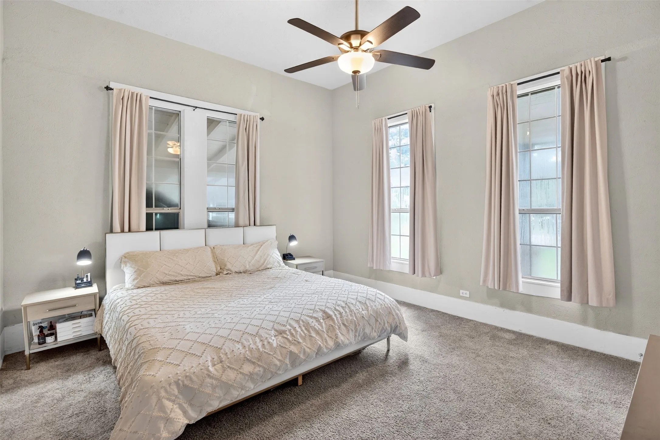 Single Family Residence For Sale in Johnson County , 107 S Washington Street, Cleburne, Texas 76031, 3 Bedroom, 1 Bathroom, Garage spaces, 1,411 Sqft, built in 1960, mls#21294911, Real Estate Agent in Cleburne, Homes For Sale in Johnson county, Homes For Sale in Cleburne, Realtor in Cleburne Texas, Real Estate Brokerage Independent Realty Texas, Luminita Cordes Realtor