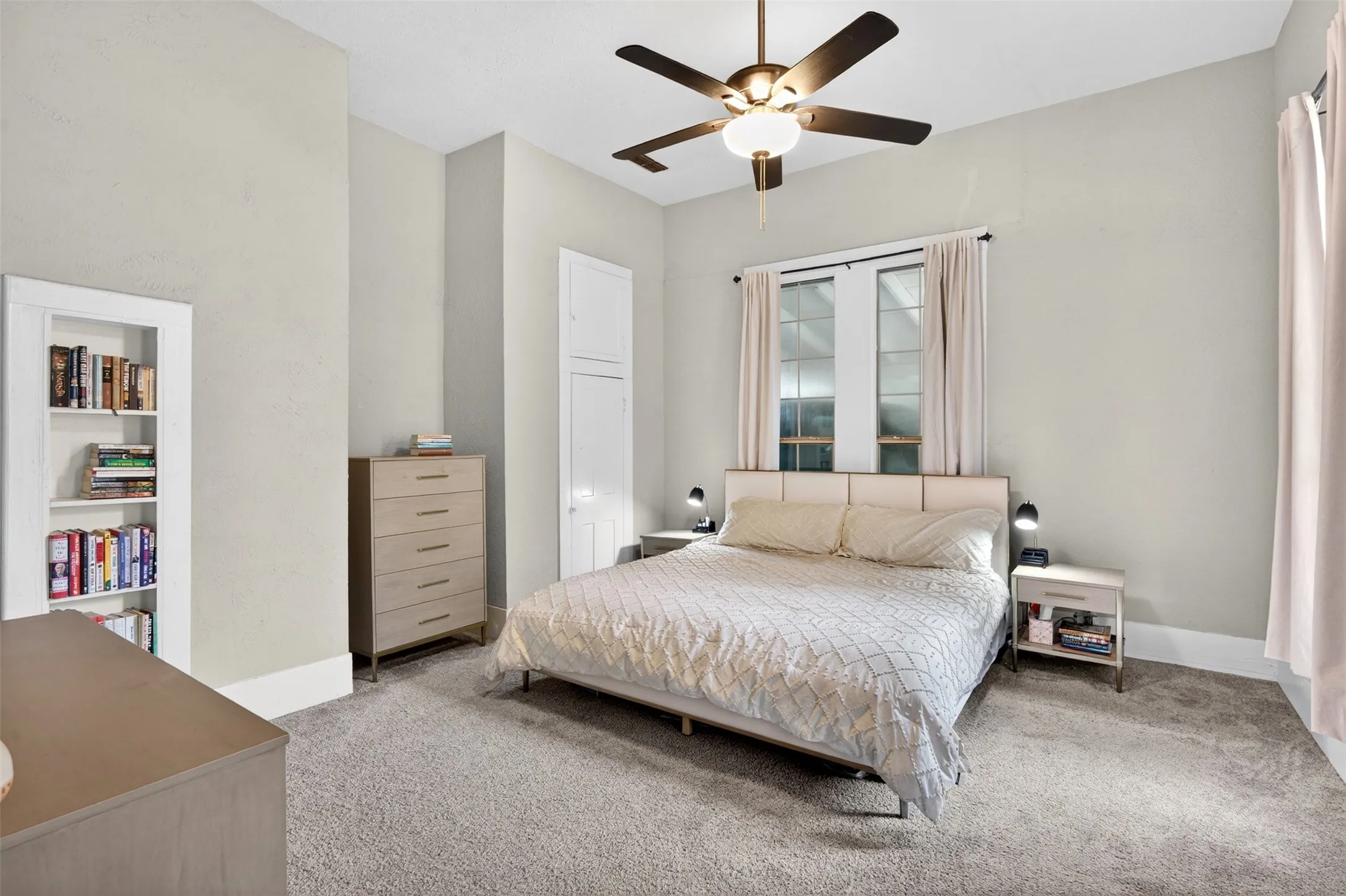 Single Family Residence For Sale in Johnson County , 107 S Washington Street, Cleburne, Texas 76031, 3 Bedroom, 1 Bathroom, Garage spaces, 1,411 Sqft, built in 1960, mls#21294911, Real Estate Agent in Cleburne, Homes For Sale in Johnson county, Homes For Sale in Cleburne, Realtor in Cleburne Texas, Real Estate Brokerage Independent Realty Texas, Luminita Cordes Realtor