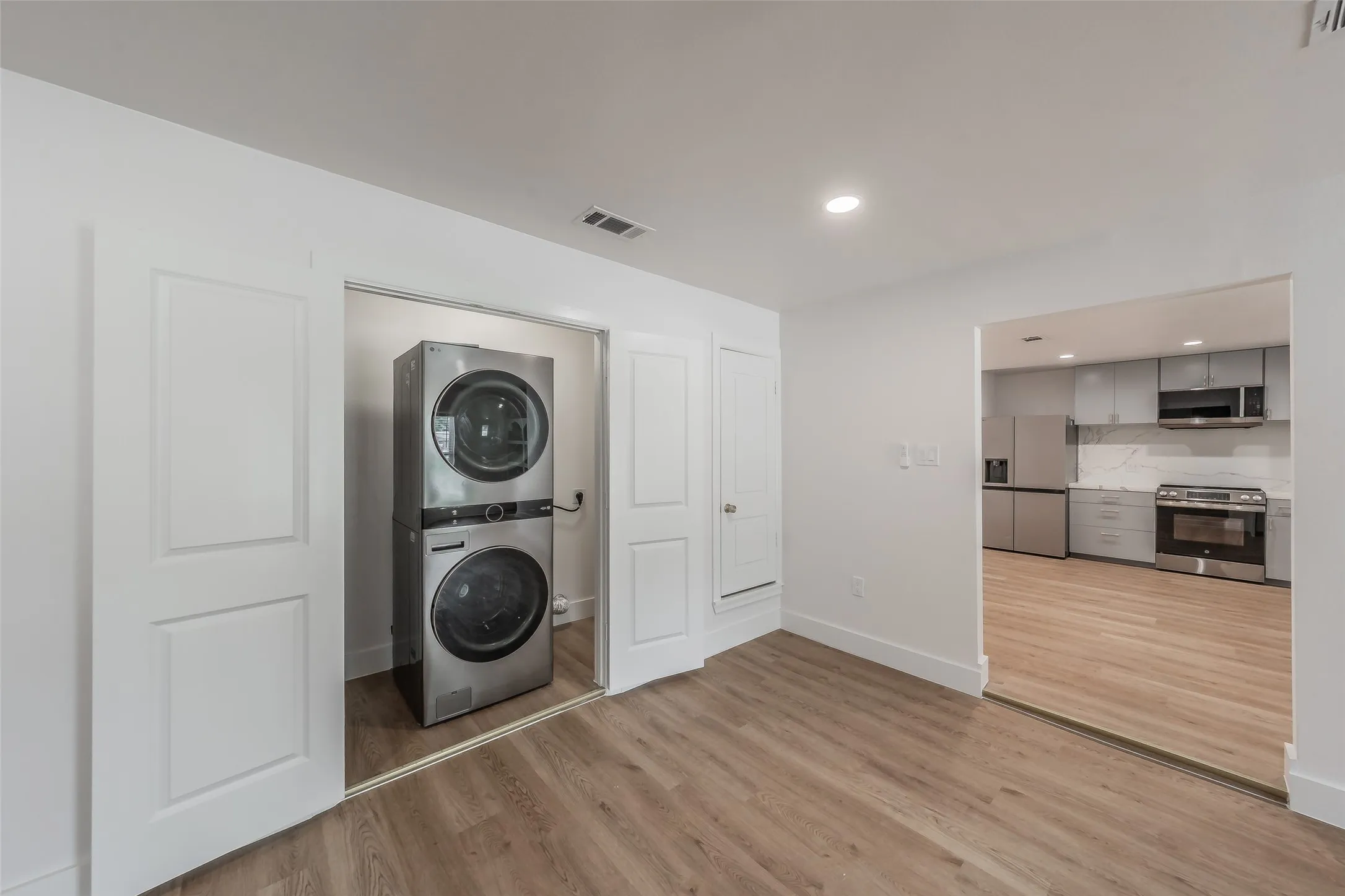 Single Family Residence For Sale in Tarrant County , 6532 Moonglow Lane, Watauga, Texas 76148, 3 Bedroom, 2 Bathroom, Garage spaces, 1,617 Sqft, built in 1970, mls#21294914, Real Estate Agent in Watauga, Homes For Sale in Tarrant county, Homes For Sale in Watauga, Realtor in Watauga Texas, Real Estate Brokerage Independent Realty Texas, Luminita Cordes Realtor