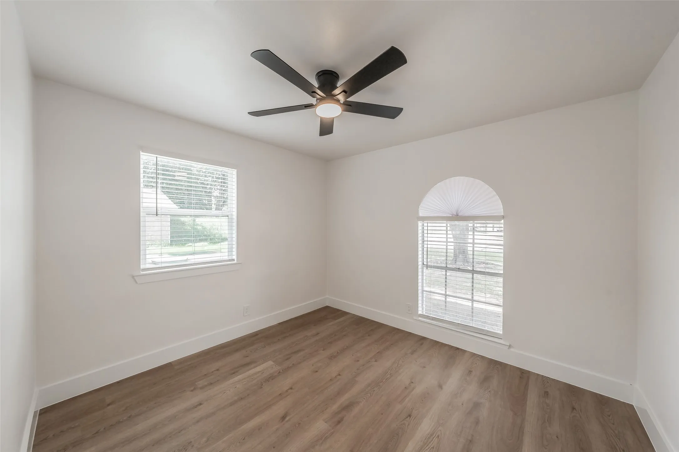 Single Family Residence For Sale in Tarrant County , 6532 Moonglow Lane, Watauga, Texas 76148, 3 Bedroom, 2 Bathroom, Garage spaces, 1,617 Sqft, built in 1970, mls#21294914, Real Estate Agent in Watauga, Homes For Sale in Tarrant county, Homes For Sale in Watauga, Realtor in Watauga Texas, Real Estate Brokerage Independent Realty Texas, Luminita Cordes Realtor