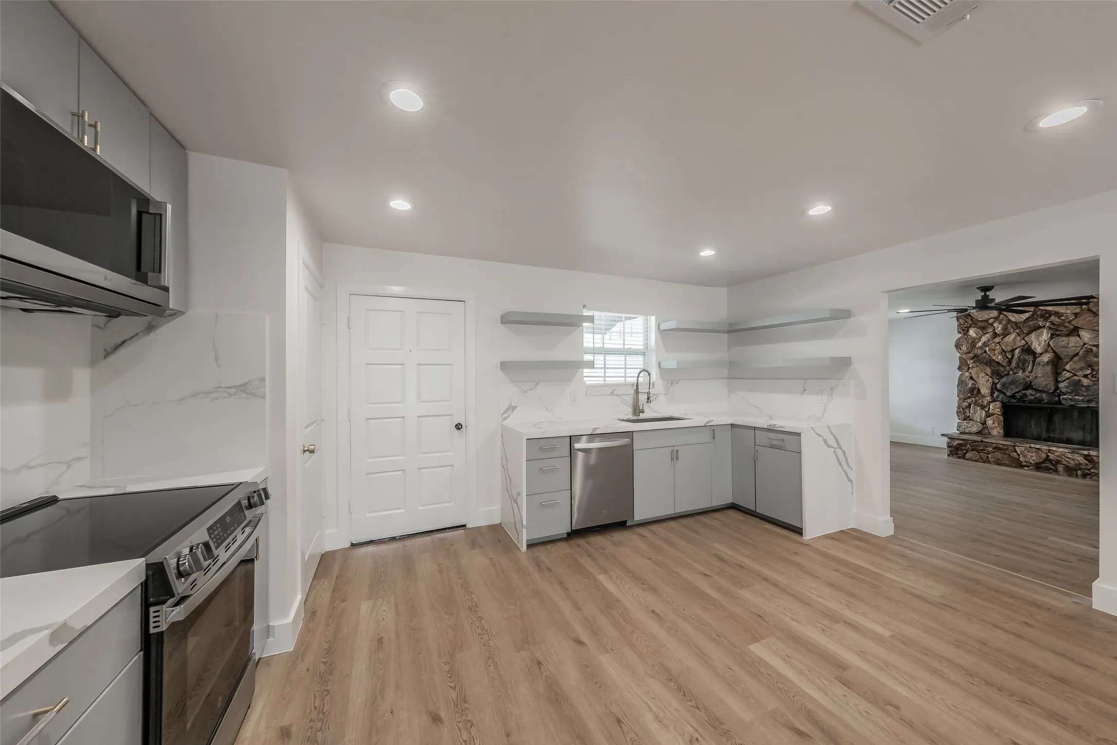 Single Family Residence For Sale in Tarrant County , 6532 Moonglow Lane, Watauga, Texas 76148, 3 Bedroom, 2 Bathroom, Garage spaces, 1,617 Sqft, built in 1970, mls#21294914, Real Estate Agent in Watauga, Homes For Sale in Tarrant county, Homes For Sale in Watauga, Realtor in Watauga Texas, Real Estate Brokerage Independent Realty Texas, Luminita Cordes Realtor