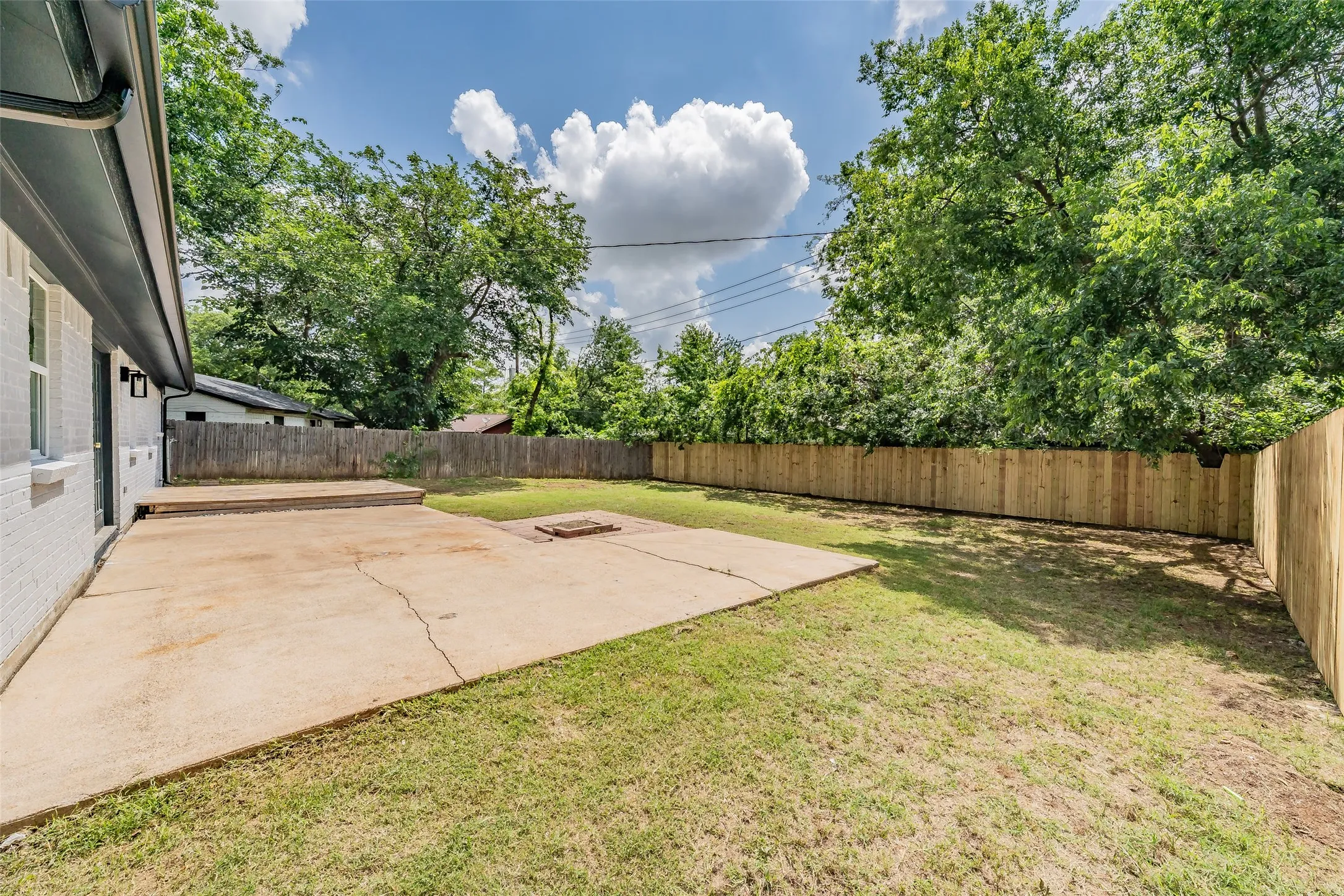 Single Family Residence For Sale in Tarrant County , 6532 Moonglow Lane, Watauga, Texas 76148, 3 Bedroom, 2 Bathroom, Garage spaces, 1,617 Sqft, built in 1970, mls#21294914, Real Estate Agent in Watauga, Homes For Sale in Tarrant county, Homes For Sale in Watauga, Realtor in Watauga Texas, Real Estate Brokerage Independent Realty Texas, Luminita Cordes Realtor
