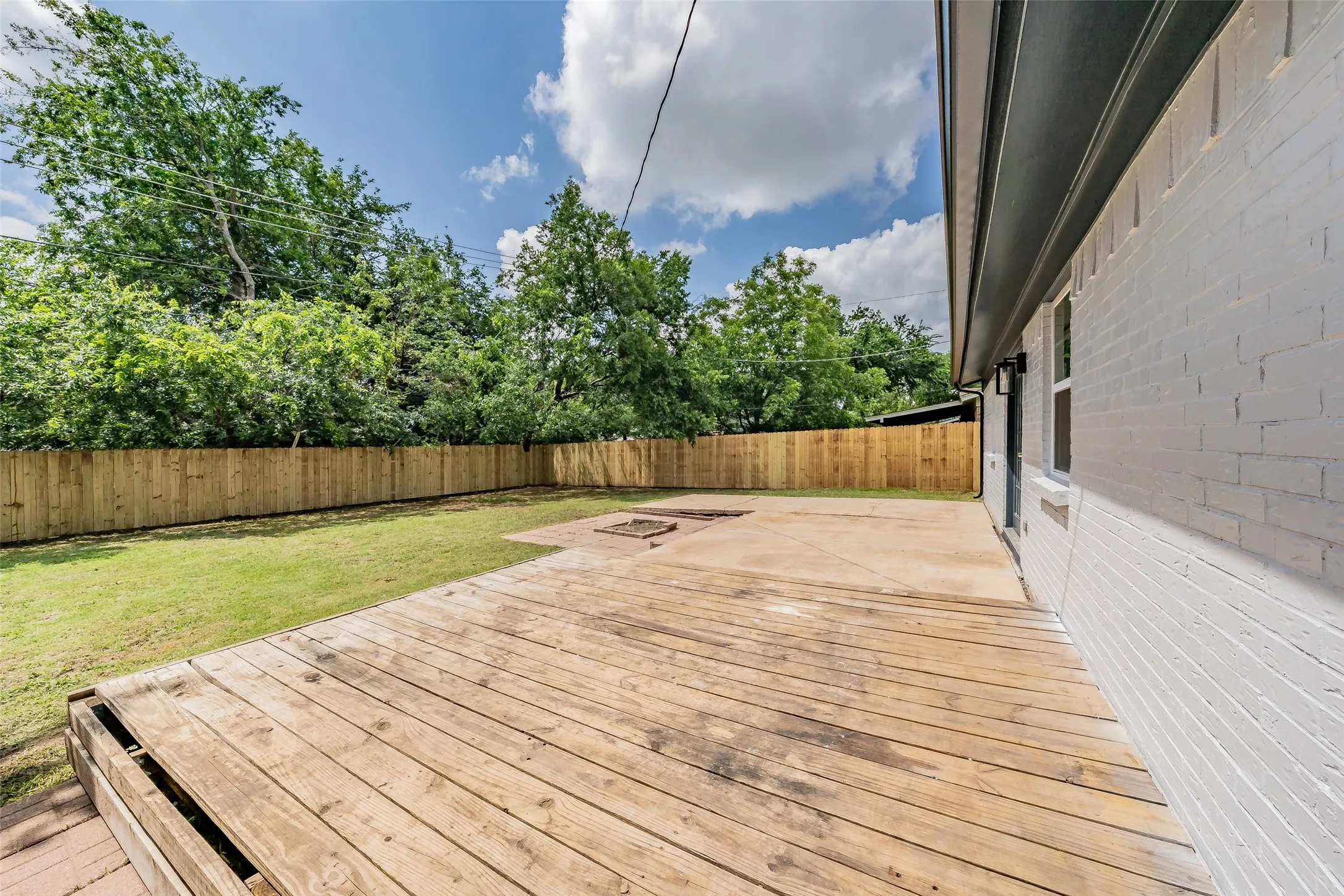 Single Family Residence For Sale in Tarrant County , 6532 Moonglow Lane, Watauga, Texas 76148, 3 Bedroom, 2 Bathroom, Garage spaces, 1,617 Sqft, built in 1970, mls#21294914, Real Estate Agent in Watauga, Homes For Sale in Tarrant county, Homes For Sale in Watauga, Realtor in Watauga Texas, Real Estate Brokerage Independent Realty Texas, Luminita Cordes Realtor