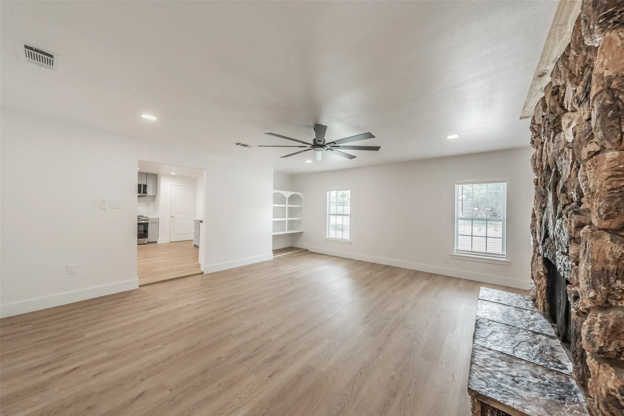 Single Family Residence For Sale in Tarrant County , 6532 Moonglow Lane, Watauga, Texas 76148, 3 Bedroom, 2 Bathroom, Garage spaces, 1,617 Sqft, built in 1970, mls#21294914, Real Estate Agent in Watauga, Homes For Sale in Tarrant county, Homes For Sale in Watauga, Realtor in Watauga Texas, Real Estate Brokerage Independent Realty Texas, Luminita Cordes Realtor