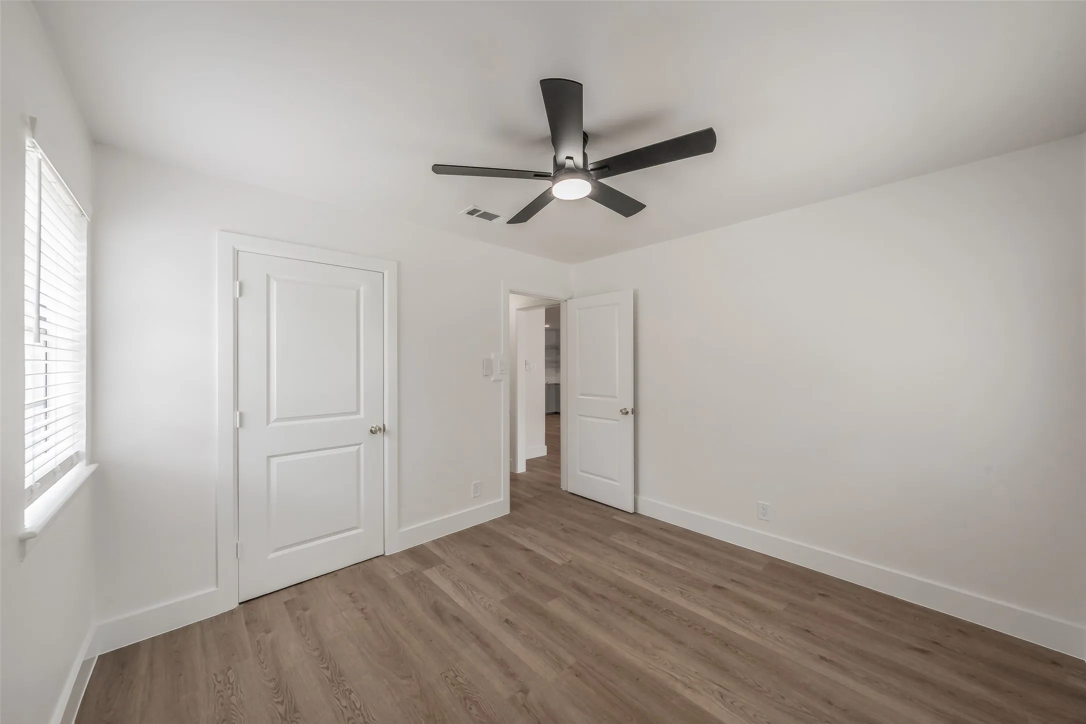 Single Family Residence For Sale in Tarrant County , 6532 Moonglow Lane, Watauga, Texas 76148, 3 Bedroom, 2 Bathroom, Garage spaces, 1,617 Sqft, built in 1970, mls#21294914, Real Estate Agent in Watauga, Homes For Sale in Tarrant county, Homes For Sale in Watauga, Realtor in Watauga Texas, Real Estate Brokerage Independent Realty Texas, Luminita Cordes Realtor