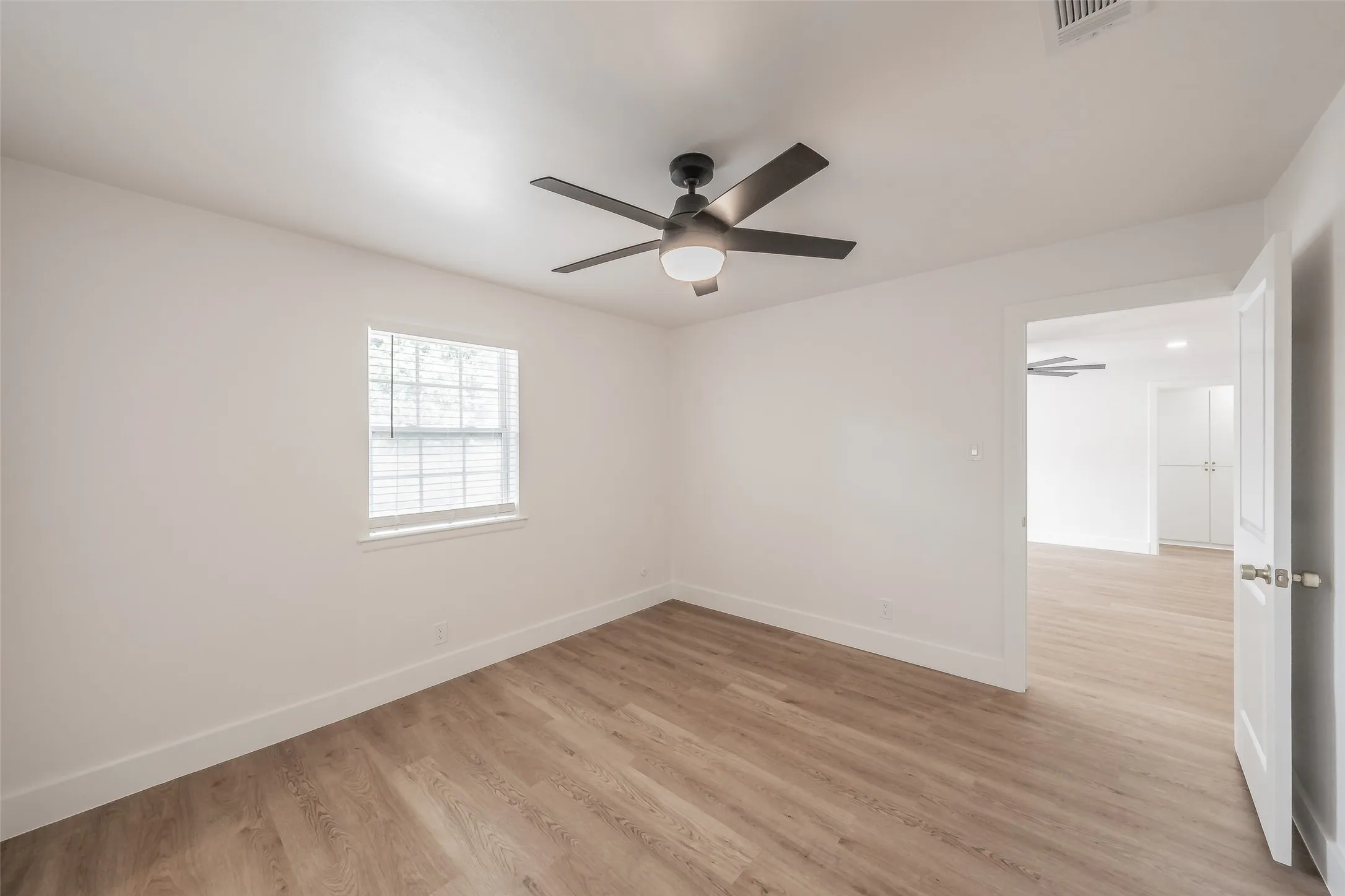 Single Family Residence For Sale in Tarrant County , 6532 Moonglow Lane, Watauga, Texas 76148, 3 Bedroom, 2 Bathroom, Garage spaces, 1,617 Sqft, built in 1970, mls#21294914, Real Estate Agent in Watauga, Homes For Sale in Tarrant county, Homes For Sale in Watauga, Realtor in Watauga Texas, Real Estate Brokerage Independent Realty Texas, Luminita Cordes Realtor