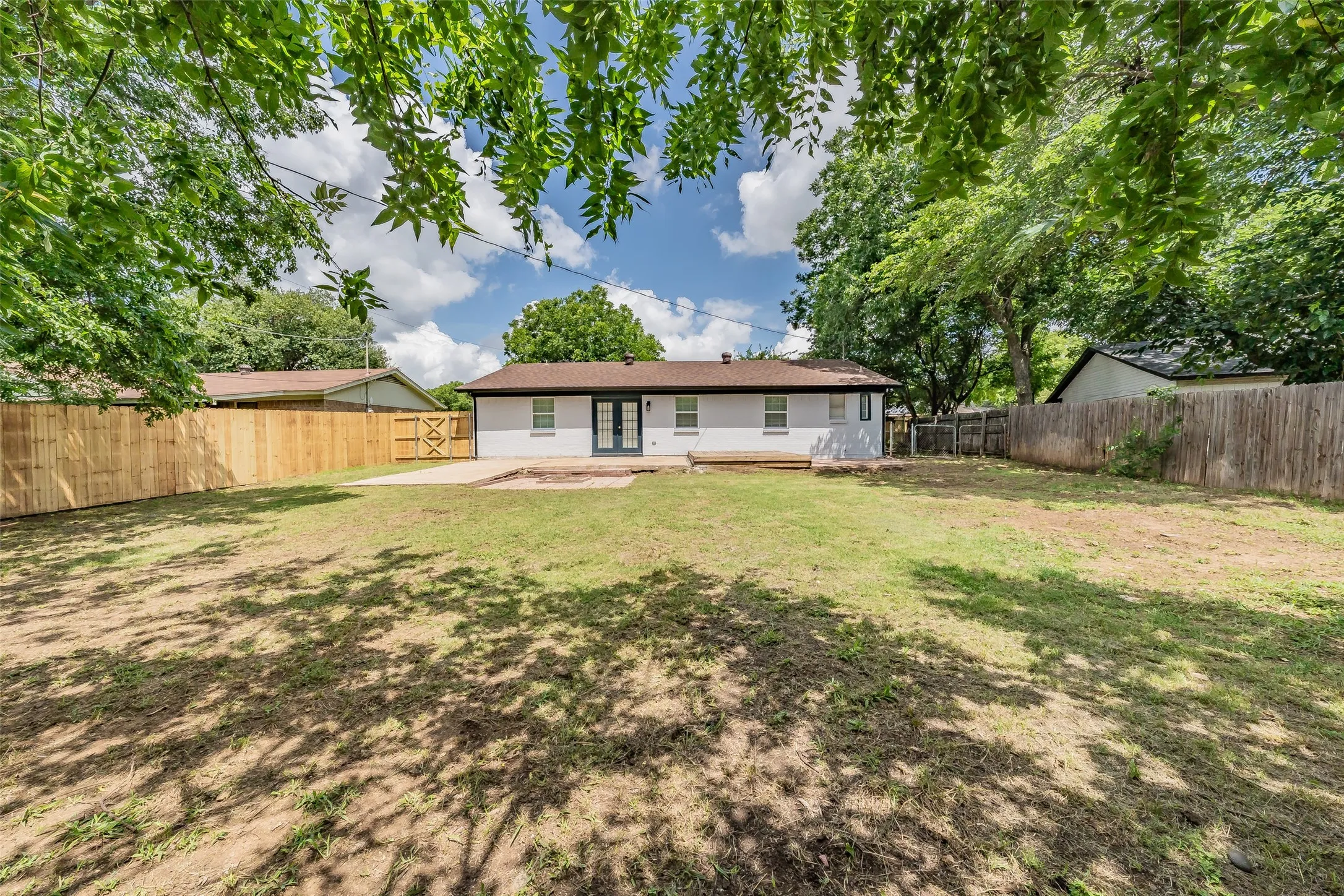 Single Family Residence For Sale in Tarrant County , 6532 Moonglow Lane, Watauga, Texas 76148, 3 Bedroom, 2 Bathroom, Garage spaces, 1,617 Sqft, built in 1970, mls#21294914, Real Estate Agent in Watauga, Homes For Sale in Tarrant county, Homes For Sale in Watauga, Realtor in Watauga Texas, Real Estate Brokerage Independent Realty Texas, Luminita Cordes Realtor
