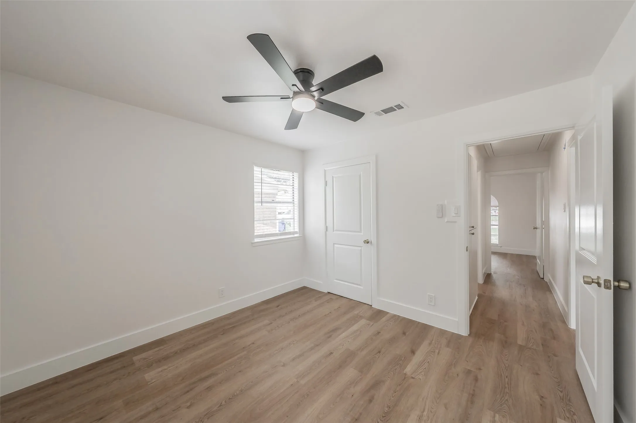 Single Family Residence For Sale in Tarrant County , 6532 Moonglow Lane, Watauga, Texas 76148, 3 Bedroom, 2 Bathroom, Garage spaces, 1,617 Sqft, built in 1970, mls#21294914, Real Estate Agent in Watauga, Homes For Sale in Tarrant county, Homes For Sale in Watauga, Realtor in Watauga Texas, Real Estate Brokerage Independent Realty Texas, Luminita Cordes Realtor