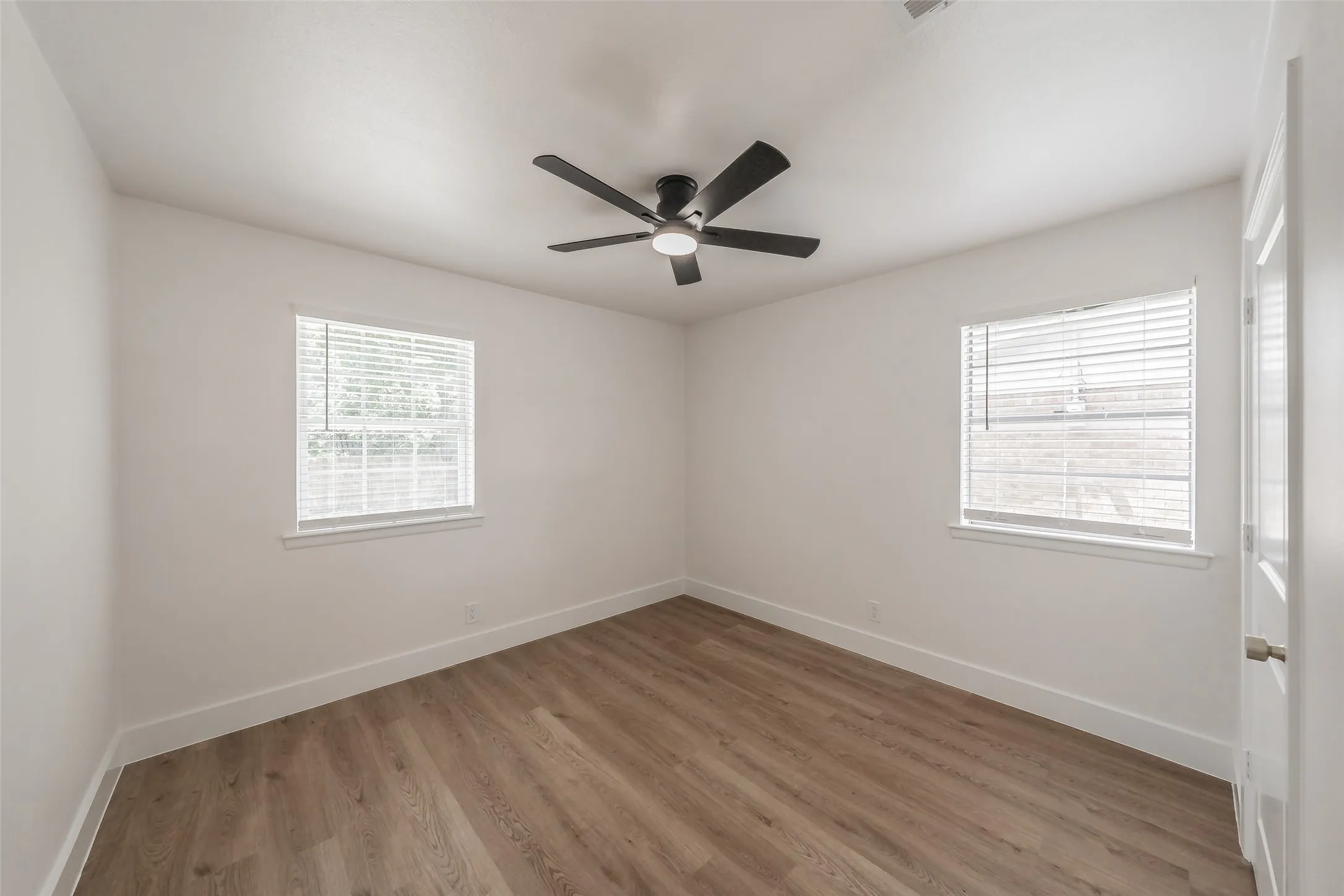 Single Family Residence For Sale in Tarrant County , 6532 Moonglow Lane, Watauga, Texas 76148, 3 Bedroom, 2 Bathroom, Garage spaces, 1,617 Sqft, built in 1970, mls#21294914, Real Estate Agent in Watauga, Homes For Sale in Tarrant county, Homes For Sale in Watauga, Realtor in Watauga Texas, Real Estate Brokerage Independent Realty Texas, Luminita Cordes Realtor