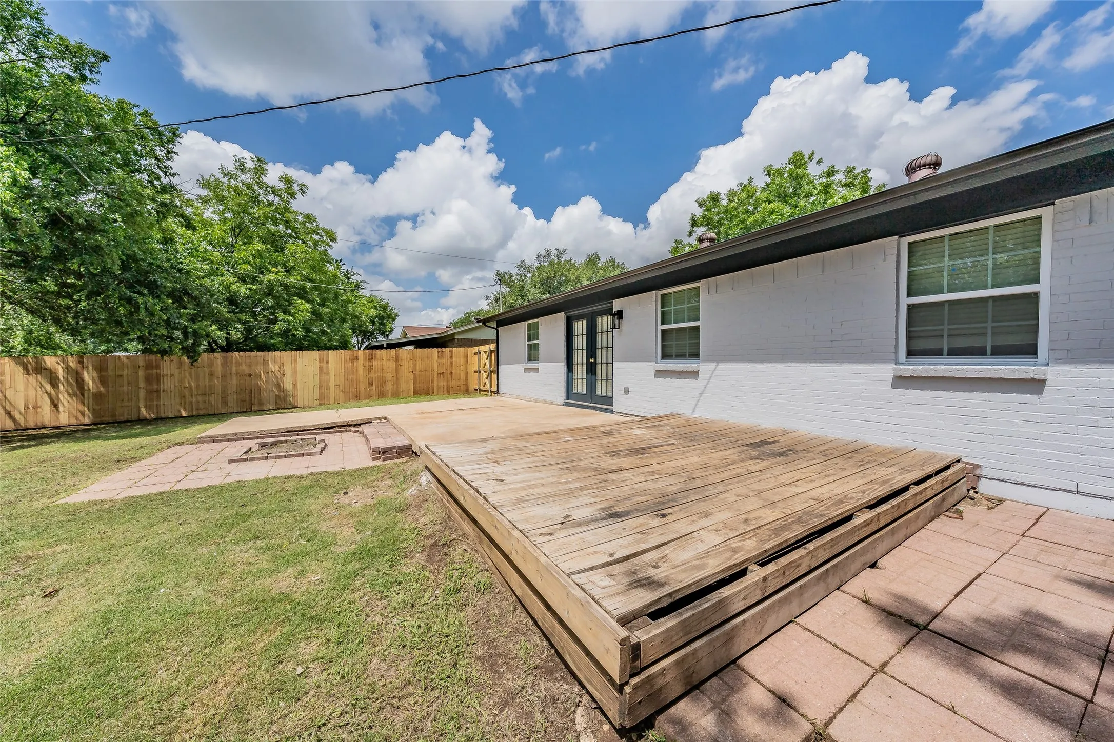 Single Family Residence For Sale in Tarrant County , 6532 Moonglow Lane, Watauga, Texas 76148, 3 Bedroom, 2 Bathroom, Garage spaces, 1,617 Sqft, built in 1970, mls#21294914, Real Estate Agent in Watauga, Homes For Sale in Tarrant county, Homes For Sale in Watauga, Realtor in Watauga Texas, Real Estate Brokerage Independent Realty Texas, Luminita Cordes Realtor