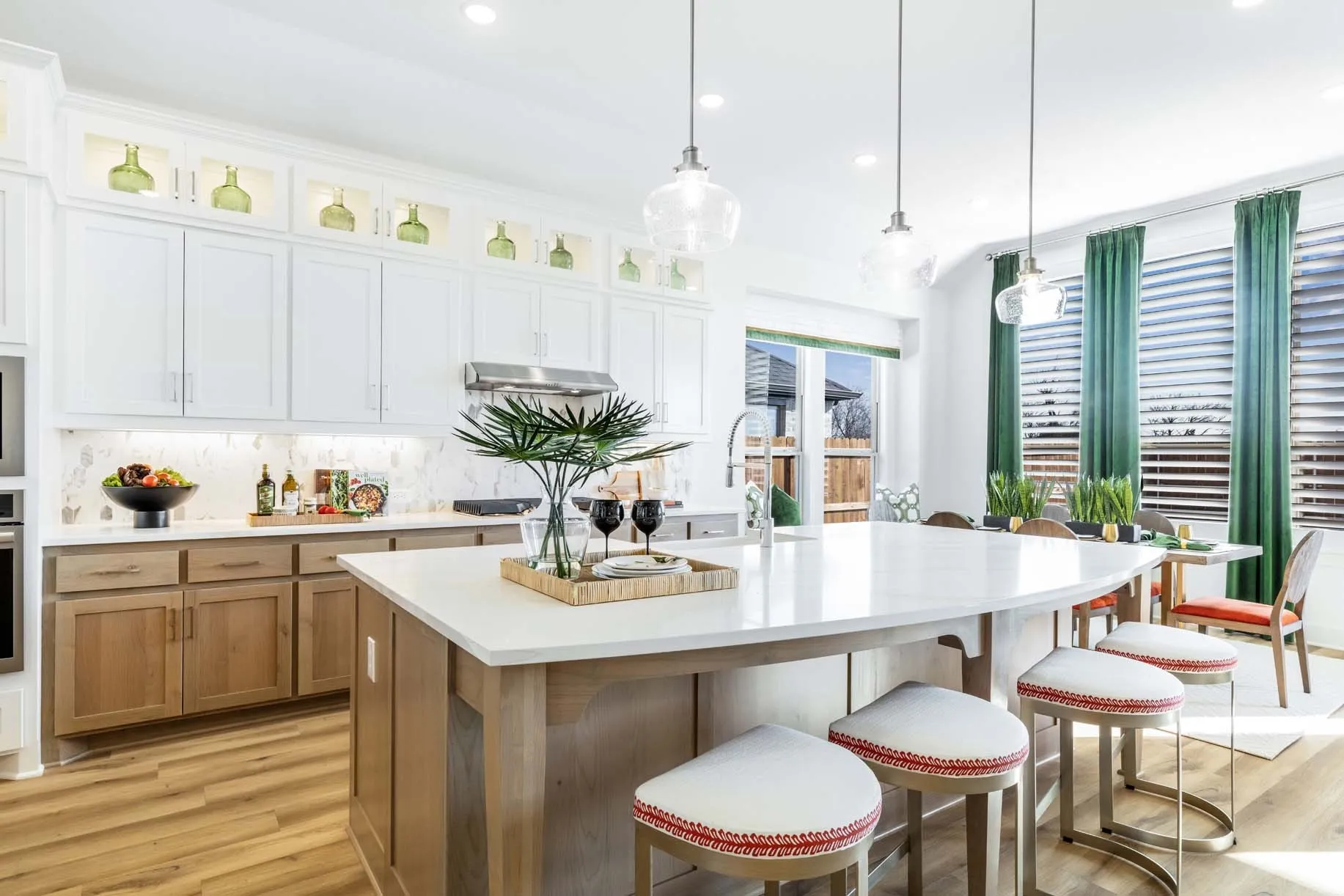 Single Family Residence For Sale in Ellis County , 340 Lacy Oak Lane, Waxahachie, Texas 75165, 4 Bedroom, 4 Bathroom, 3 Garage spaces, 2,822 Sqft, built in 2023, mls#21294673, Real Estate Agent in Waxahachie, Homes For Sale in Ellis county, Homes For Sale in Waxahachie, Realtor in Waxahachie Texas, Real Estate Brokerage Independent Realty Texas, Luminita Cordes Realtor