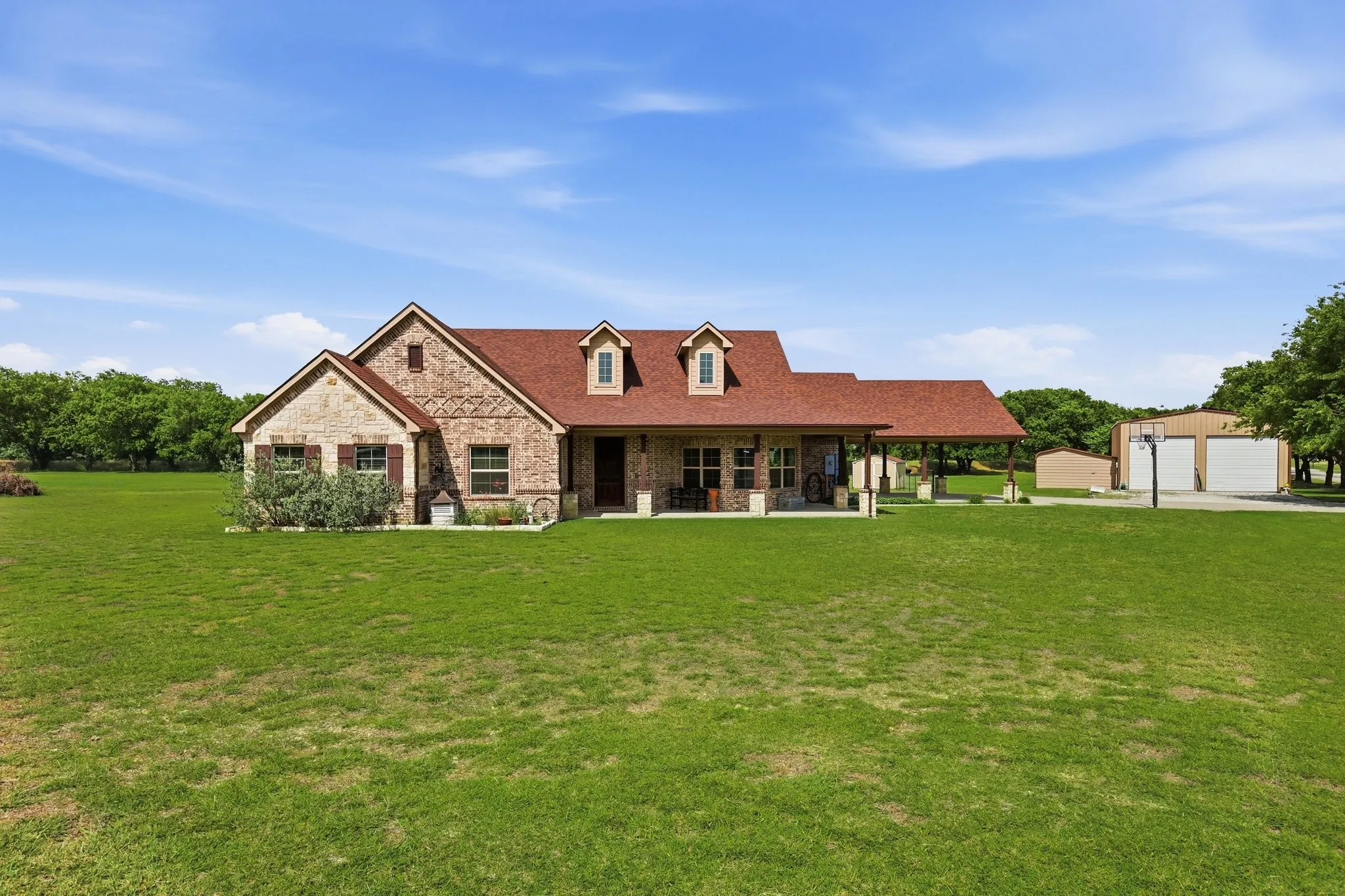 Single Family Residence For Sale in Denton County , 11480 Chisum Road, Sanger, Texas 76266, 4 Bedroom, 3 Bathroom, Garage spaces, 2,469 Sqft, built in 2013, mls#21293390, Real Estate Agent in Sanger, Homes For Sale in Denton county, Homes For Sale in Sanger, Realtor in Sanger Texas, Real Estate Brokerage Independent Realty Texas, Luminita Cordes Realtor