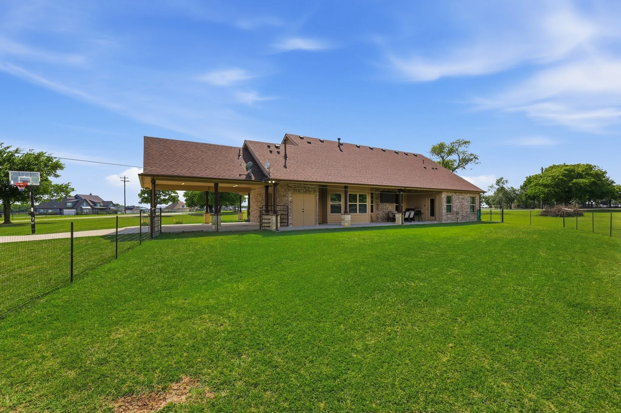 Single Family Residence For Sale in Denton County , 11480 Chisum Road, Sanger, Texas 76266, 4 Bedroom, 3 Bathroom, Garage spaces, 2,469 Sqft, built in 2013, mls#21293390, Real Estate Agent in Sanger, Homes For Sale in Denton county, Homes For Sale in Sanger, Realtor in Sanger Texas, Real Estate Brokerage Independent Realty Texas, Luminita Cordes Realtor