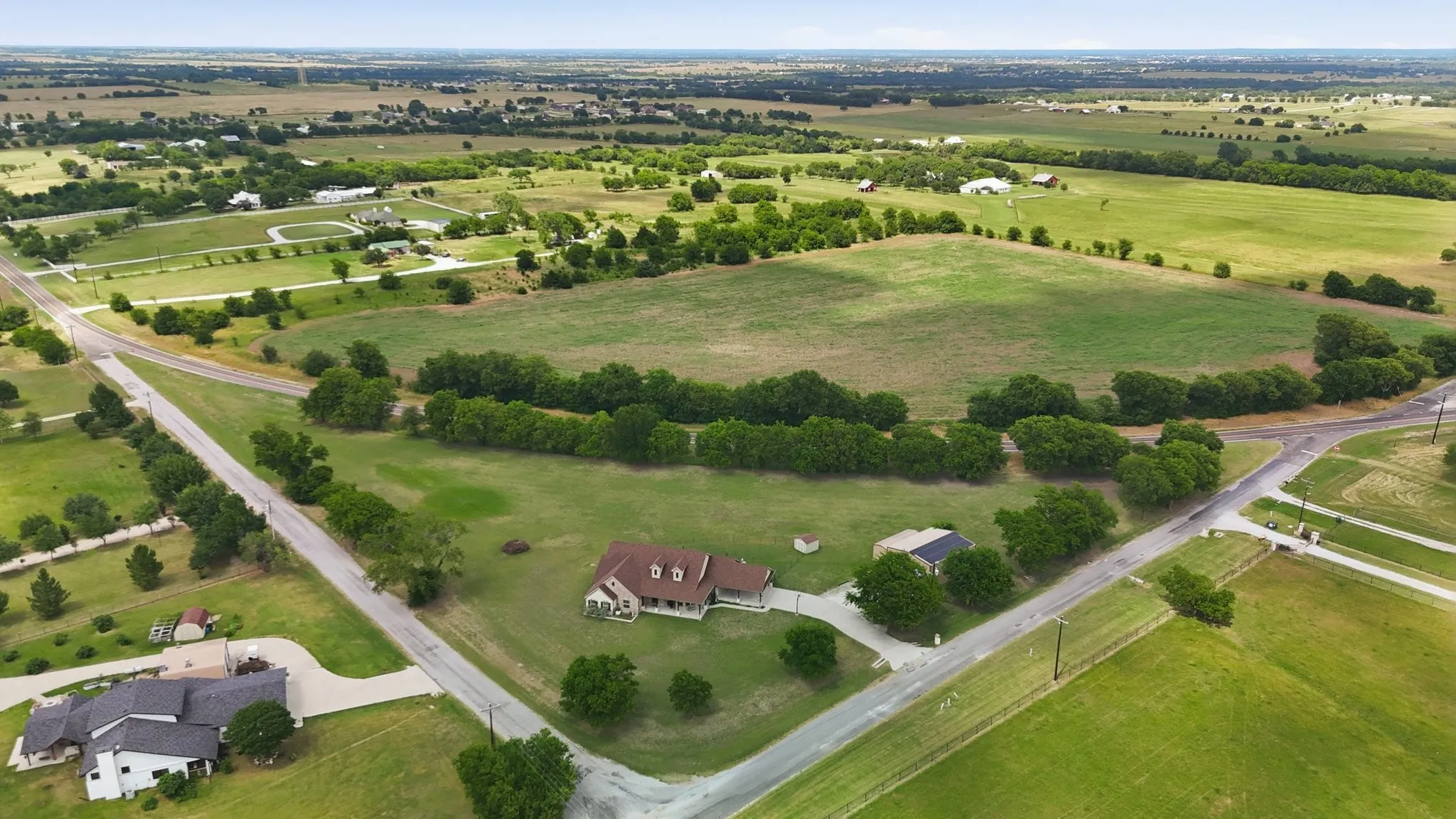 Single Family Residence For Sale in Denton County , 11480 Chisum Road, Sanger, Texas 76266, 4 Bedroom, 3 Bathroom, Garage spaces, 2,469 Sqft, built in 2013, mls#21293390, Real Estate Agent in Sanger, Homes For Sale in Denton county, Homes For Sale in Sanger, Realtor in Sanger Texas, Real Estate Brokerage Independent Realty Texas, Luminita Cordes Realtor