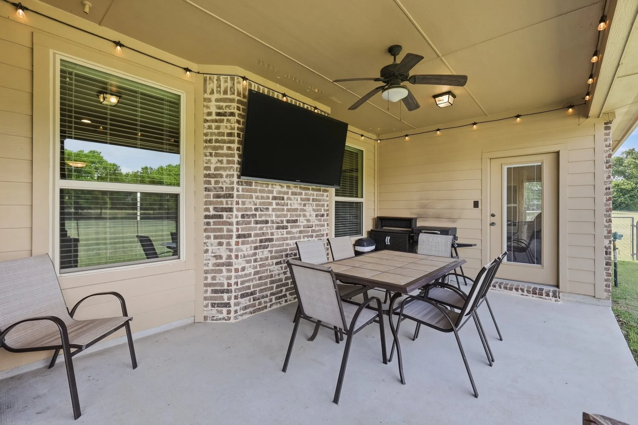 Single Family Residence For Sale in Denton County , 11480 Chisum Road, Sanger, Texas 76266, 4 Bedroom, 3 Bathroom, Garage spaces, 2,469 Sqft, built in 2013, mls#21293390, Real Estate Agent in Sanger, Homes For Sale in Denton county, Homes For Sale in Sanger, Realtor in Sanger Texas, Real Estate Brokerage Independent Realty Texas, Luminita Cordes Realtor