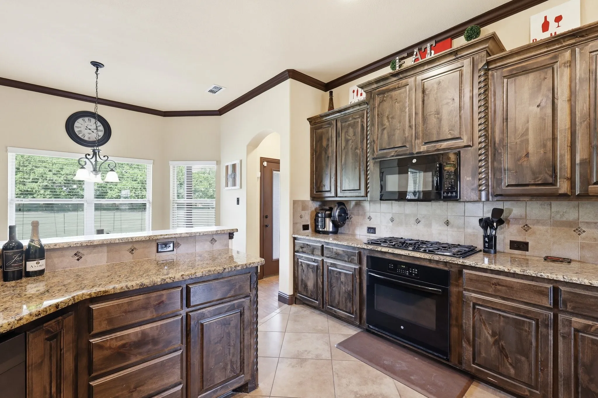 Single Family Residence For Sale in Denton County , 11480 Chisum Road, Sanger, Texas 76266, 4 Bedroom, 3 Bathroom, Garage spaces, 2,469 Sqft, built in 2013, mls#21293390, Real Estate Agent in Sanger, Homes For Sale in Denton county, Homes For Sale in Sanger, Realtor in Sanger Texas, Real Estate Brokerage Independent Realty Texas, Luminita Cordes Realtor