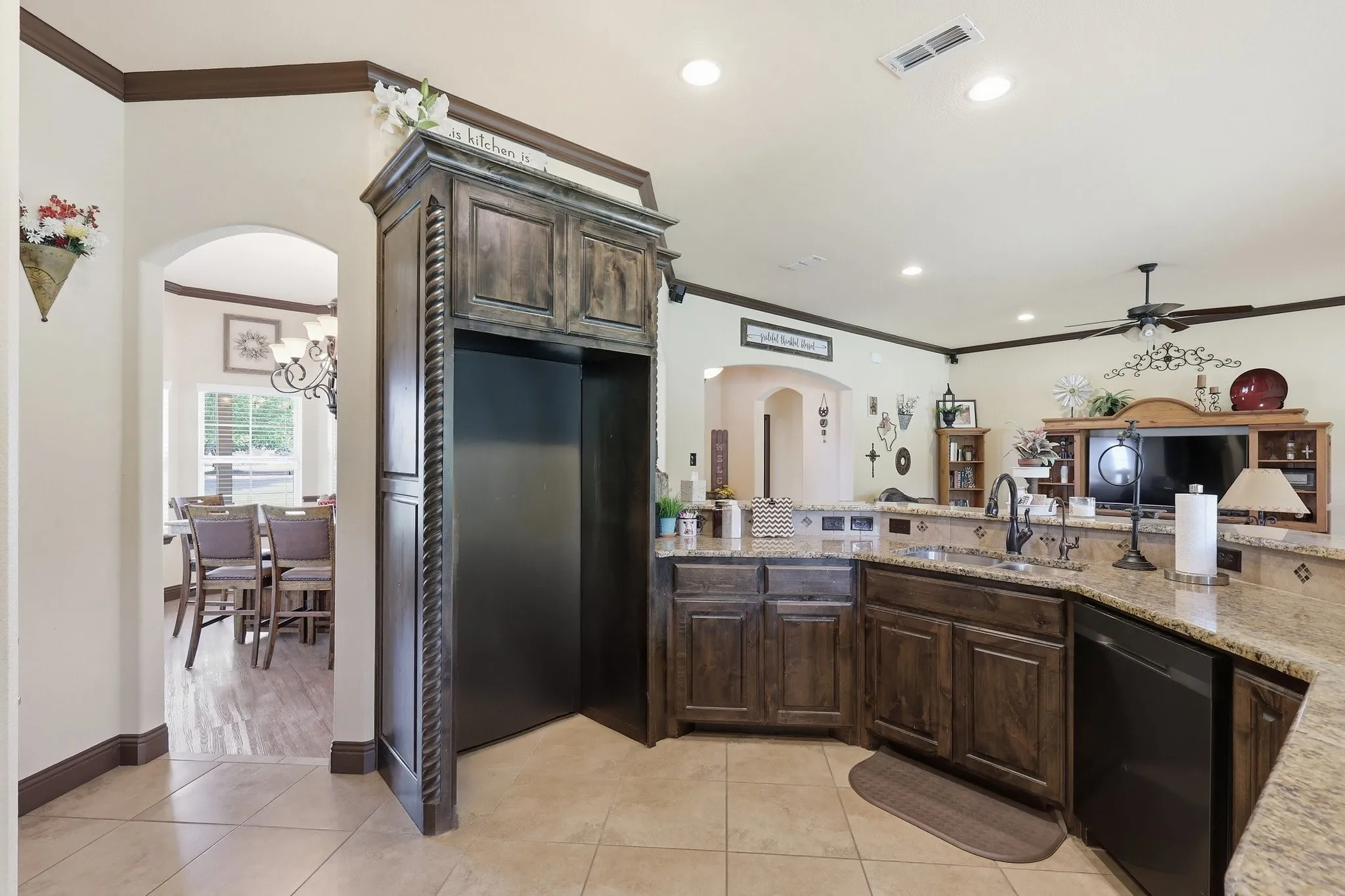 Single Family Residence For Sale in Denton County , 11480 Chisum Road, Sanger, Texas 76266, 4 Bedroom, 3 Bathroom, Garage spaces, 2,469 Sqft, built in 2013, mls#21293390, Real Estate Agent in Sanger, Homes For Sale in Denton county, Homes For Sale in Sanger, Realtor in Sanger Texas, Real Estate Brokerage Independent Realty Texas, Luminita Cordes Realtor