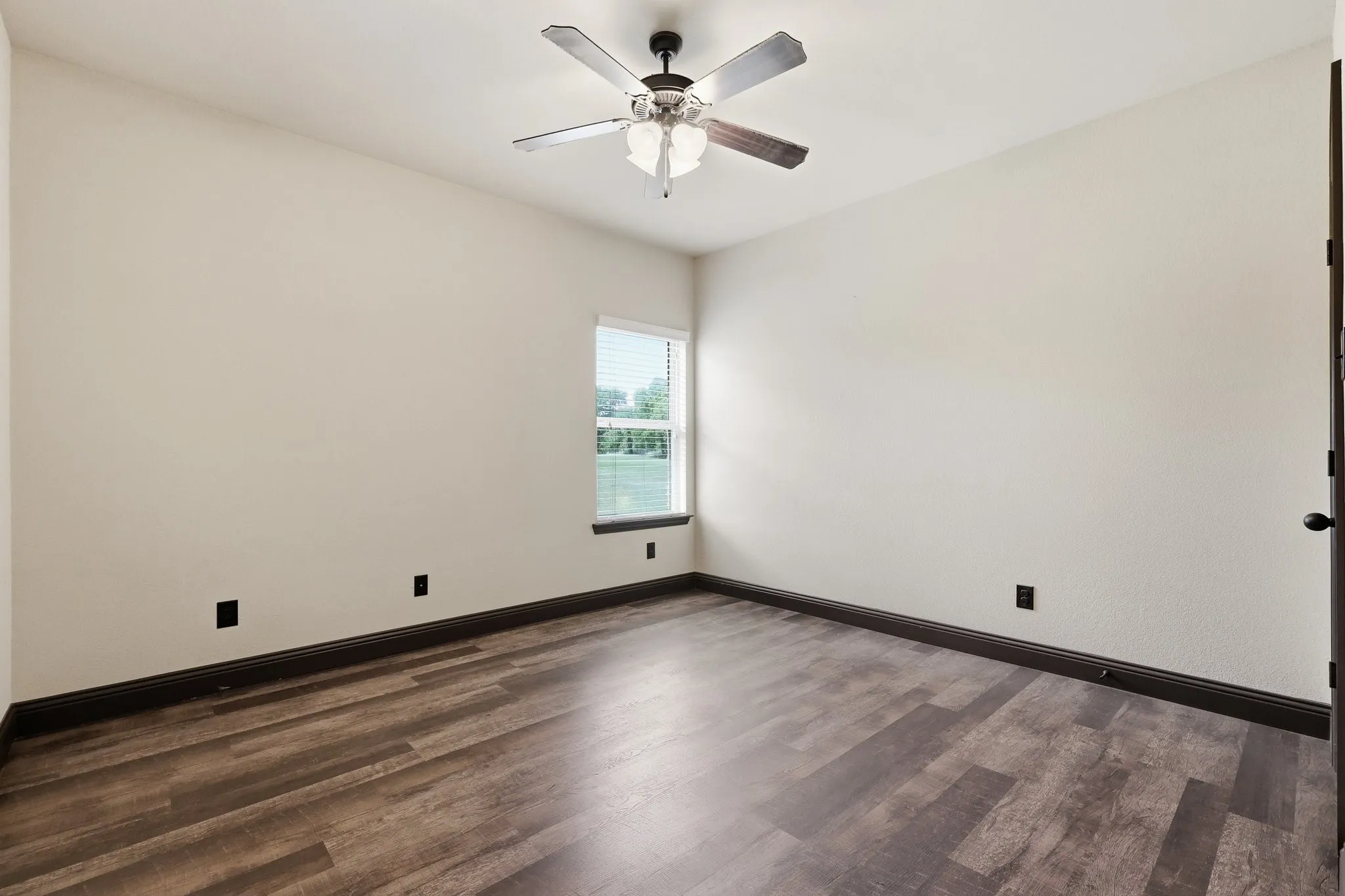 Single Family Residence For Sale in Denton County , 11480 Chisum Road, Sanger, Texas 76266, 4 Bedroom, 3 Bathroom, Garage spaces, 2,469 Sqft, built in 2013, mls#21293390, Real Estate Agent in Sanger, Homes For Sale in Denton county, Homes For Sale in Sanger, Realtor in Sanger Texas, Real Estate Brokerage Independent Realty Texas, Luminita Cordes Realtor