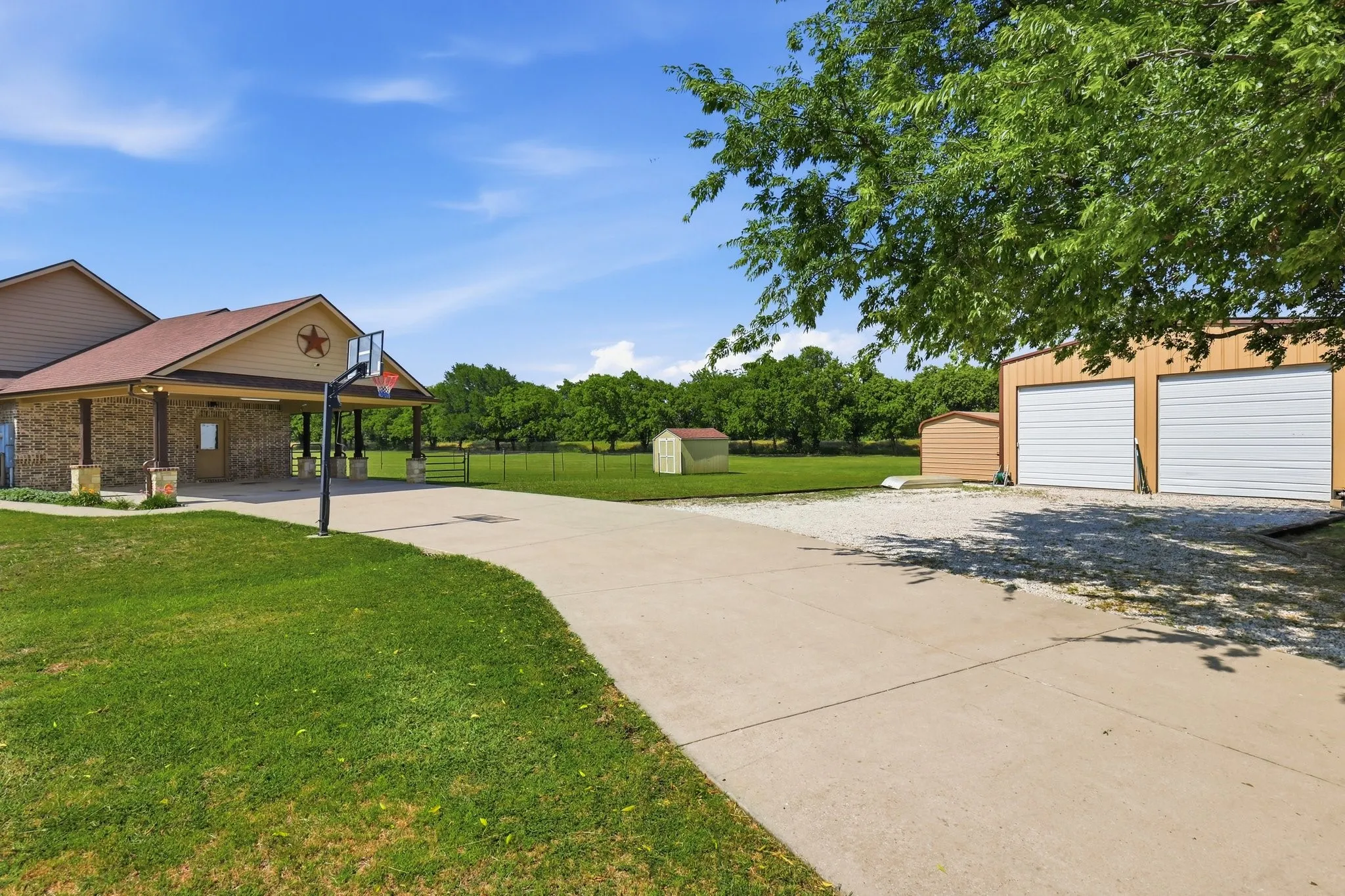 Single Family Residence For Sale in Denton County , 11480 Chisum Road, Sanger, Texas 76266, 4 Bedroom, 3 Bathroom, Garage spaces, 2,469 Sqft, built in 2013, mls#21293390, Real Estate Agent in Sanger, Homes For Sale in Denton county, Homes For Sale in Sanger, Realtor in Sanger Texas, Real Estate Brokerage Independent Realty Texas, Luminita Cordes Realtor