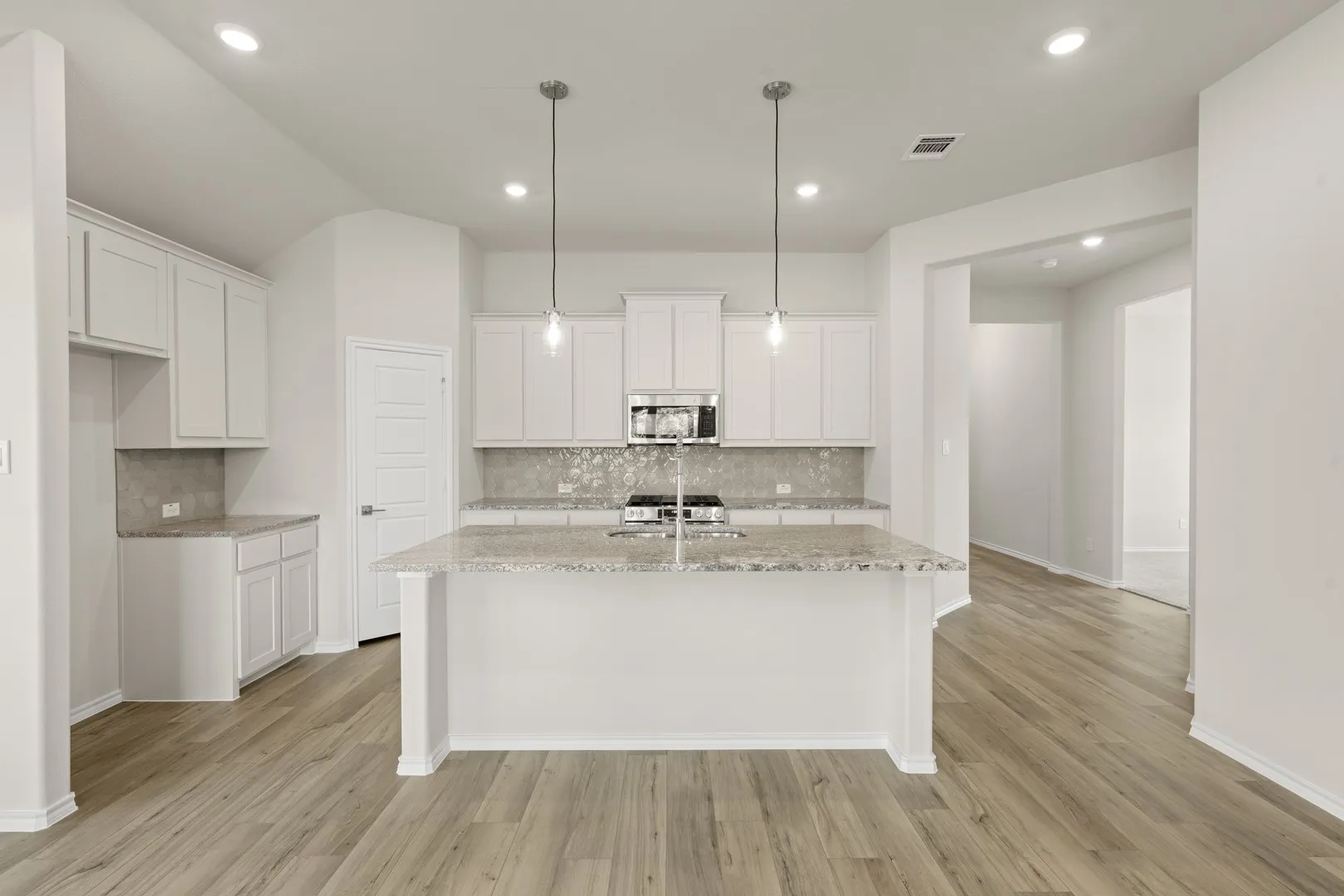 DFW-Hunters Ridge -Concept 1937-1004 Birchwood Drive-Kitchen-Risewell Homes-2
