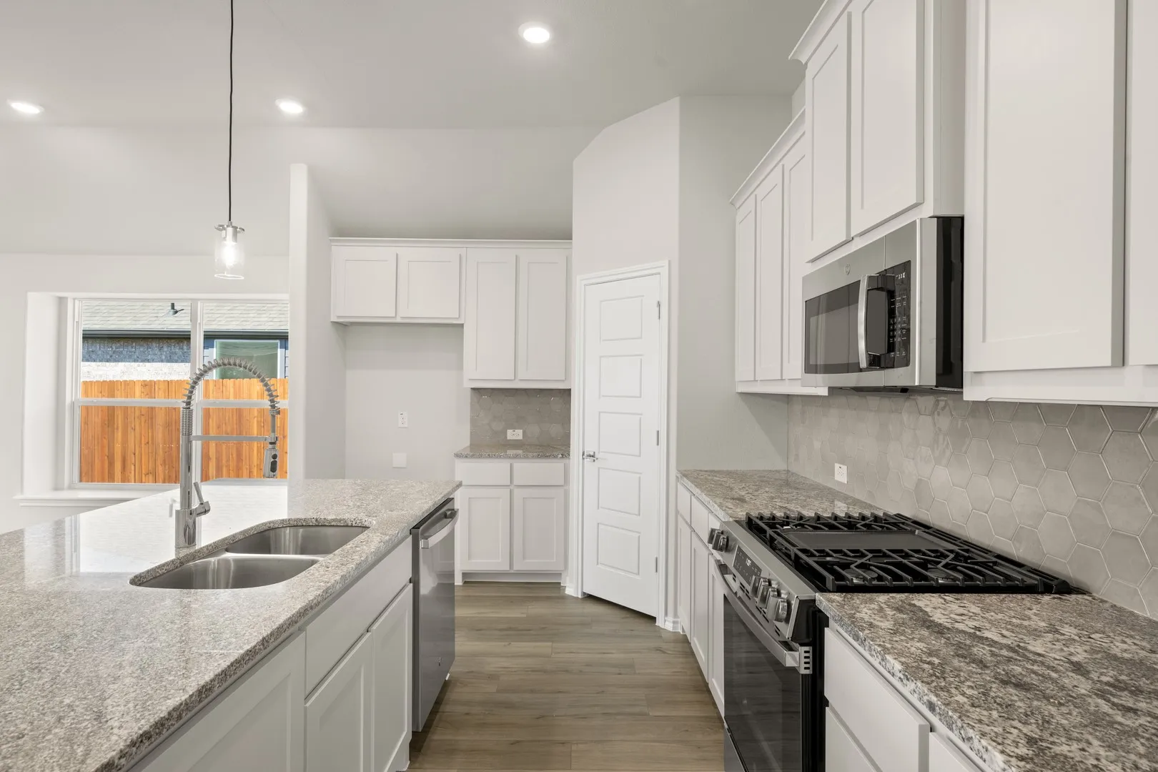 DFW-Hunters Ridge -Concept 1937-1004 Birchwood Drive-Kitchen-Risewell Homes-3