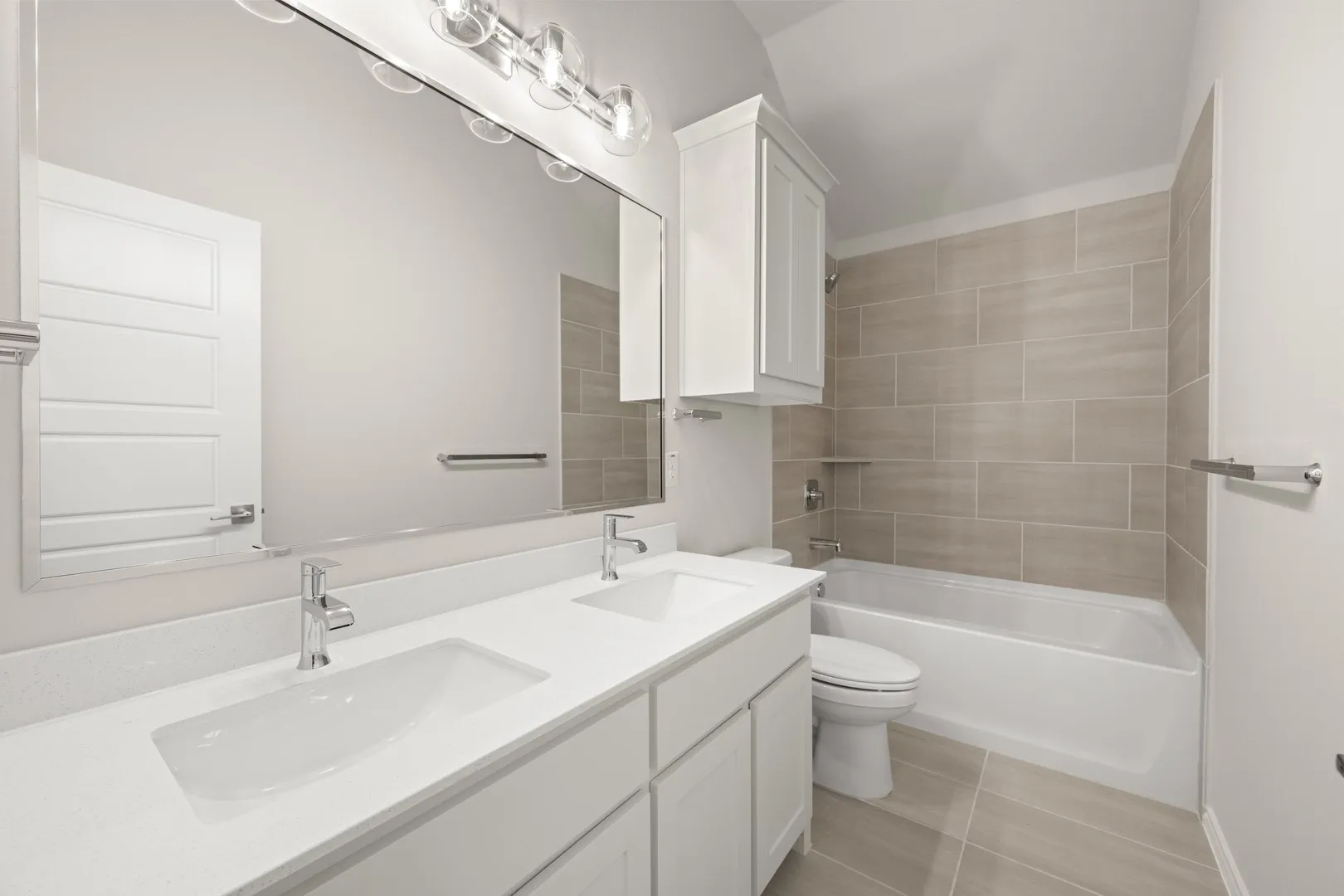 DFW-Hunters Ridge -Concept 1937-1004 Birchwood Drive-Bathroom-Risewell Homes-1