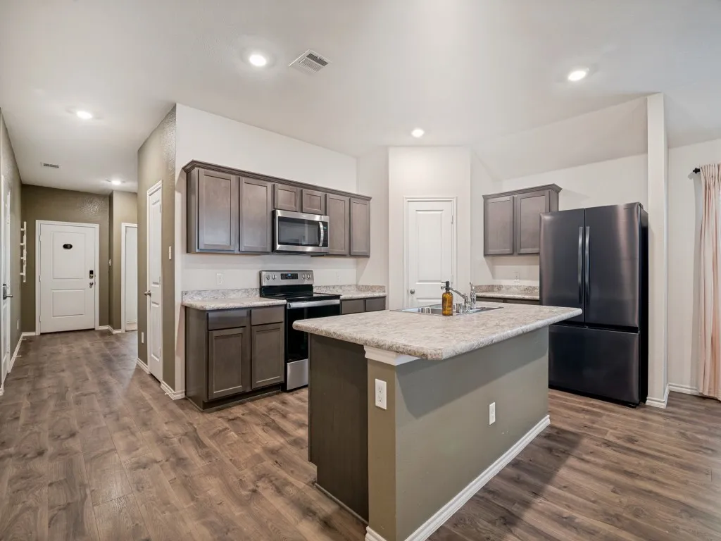 Single Family Residence For Sale in Hunt County , 709 Darlington Oak Avenue, Royse City, Texas 75189, 4 Bedroom, 3 Bathroom, 2 Garage spaces, 2,088 Sqft, built in 2020, mls#21294988, Real Estate Agent in Royse City, Homes For Sale in Hunt county, Homes For Sale in Royse City, Realtor in Royse City Texas, Real Estate Brokerage Independent Realty Texas, Luminita Cordes Realtor