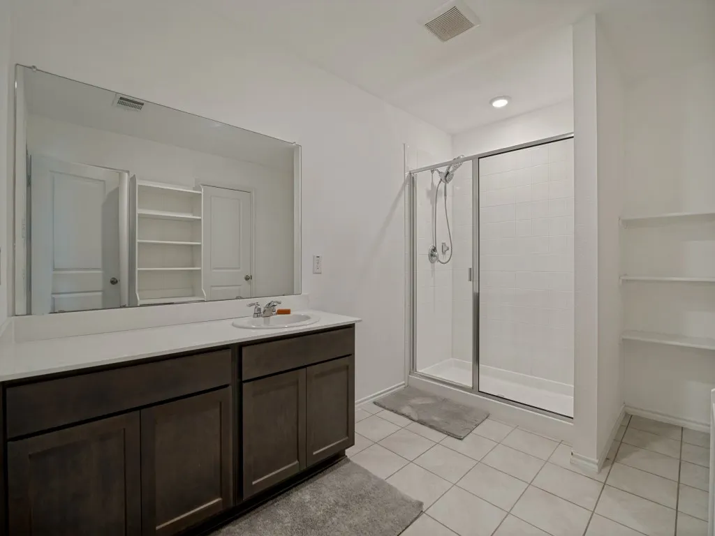 Single Family Residence For Sale in Hunt County , 709 Darlington Oak Avenue, Royse City, Texas 75189, 4 Bedroom, 3 Bathroom, 2 Garage spaces, 2,088 Sqft, built in 2020, mls#21294988, Real Estate Agent in Royse City, Homes For Sale in Hunt county, Homes For Sale in Royse City, Realtor in Royse City Texas, Real Estate Brokerage Independent Realty Texas, Luminita Cordes Realtor