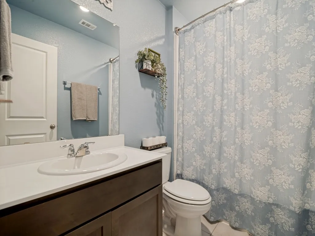 Single Family Residence For Sale in Hunt County , 709 Darlington Oak Avenue, Royse City, Texas 75189, 4 Bedroom, 3 Bathroom, 2 Garage spaces, 2,088 Sqft, built in 2020, mls#21294988, Real Estate Agent in Royse City, Homes For Sale in Hunt county, Homes For Sale in Royse City, Realtor in Royse City Texas, Real Estate Brokerage Independent Realty Texas, Luminita Cordes Realtor