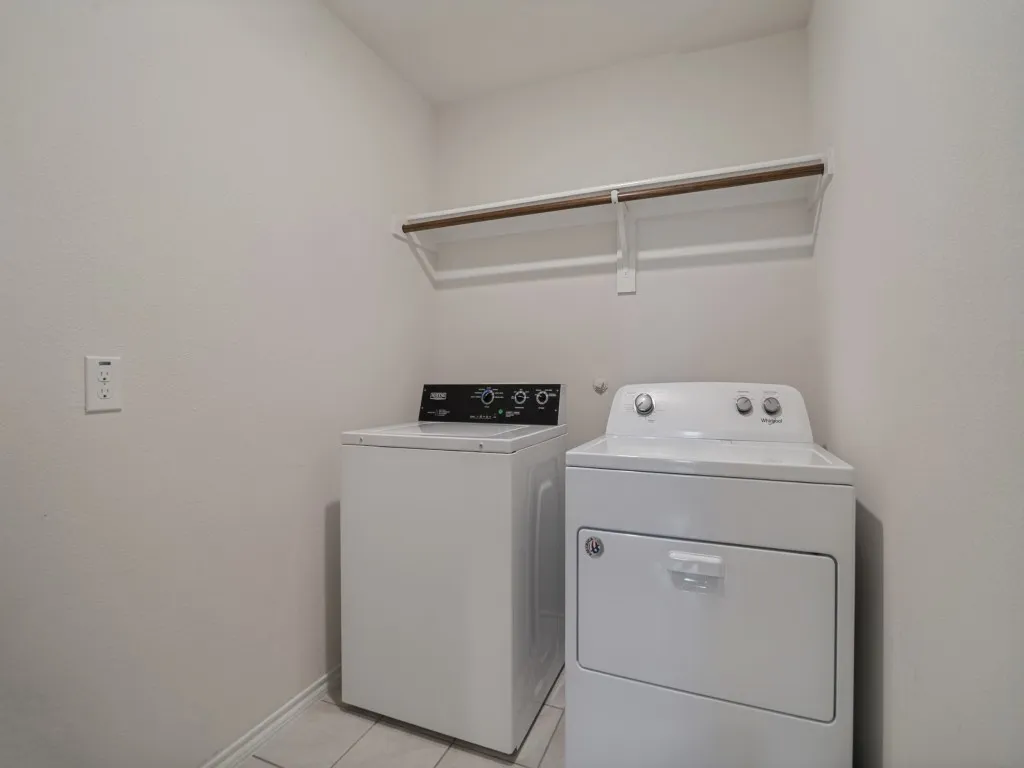 Single Family Residence For Sale in Hunt County , 709 Darlington Oak Avenue, Royse City, Texas 75189, 4 Bedroom, 3 Bathroom, 2 Garage spaces, 2,088 Sqft, built in 2020, mls#21294988, Real Estate Agent in Royse City, Homes For Sale in Hunt county, Homes For Sale in Royse City, Realtor in Royse City Texas, Real Estate Brokerage Independent Realty Texas, Luminita Cordes Realtor