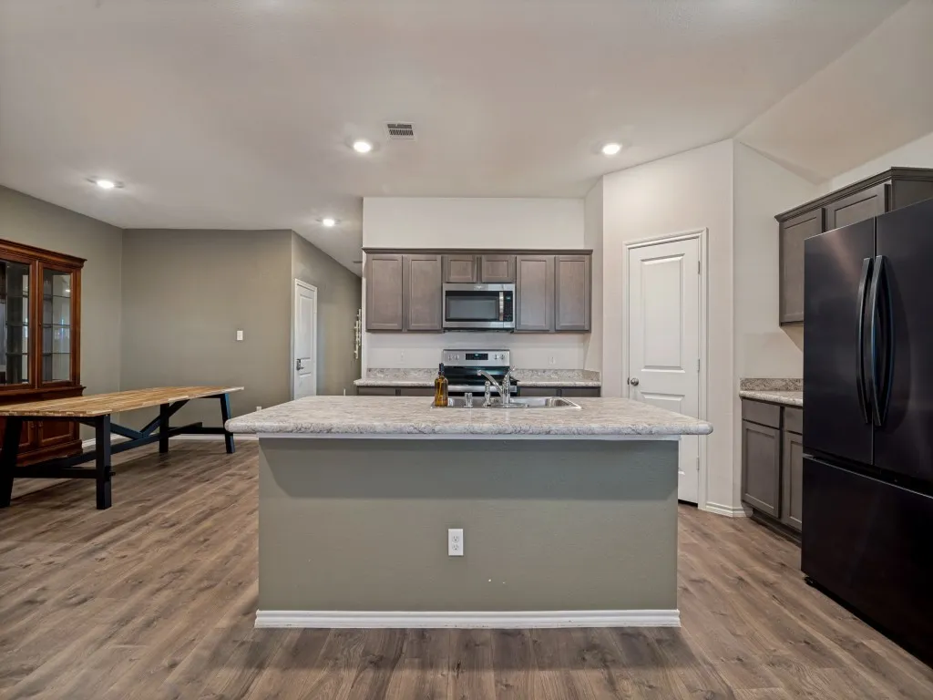 Single Family Residence For Sale in Hunt County , 709 Darlington Oak Avenue, Royse City, Texas 75189, 4 Bedroom, 3 Bathroom, 2 Garage spaces, 2,088 Sqft, built in 2020, mls#21294988, Real Estate Agent in Royse City, Homes For Sale in Hunt county, Homes For Sale in Royse City, Realtor in Royse City Texas, Real Estate Brokerage Independent Realty Texas, Luminita Cordes Realtor