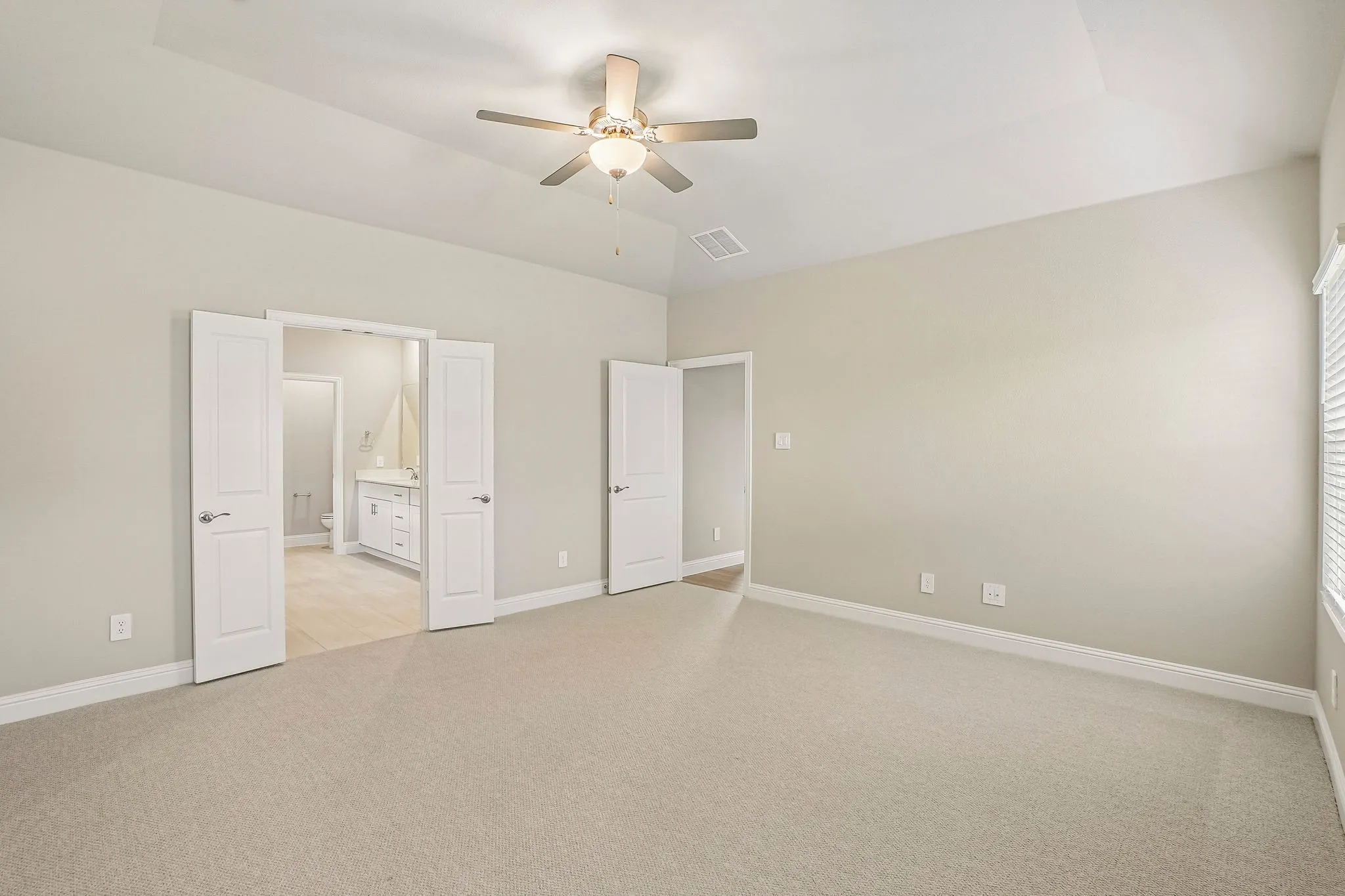 Photo is not of the actual home, but is an inspirational photo of builder’s model home and may depict options, furnishings, and/or decorator features that are not included.
