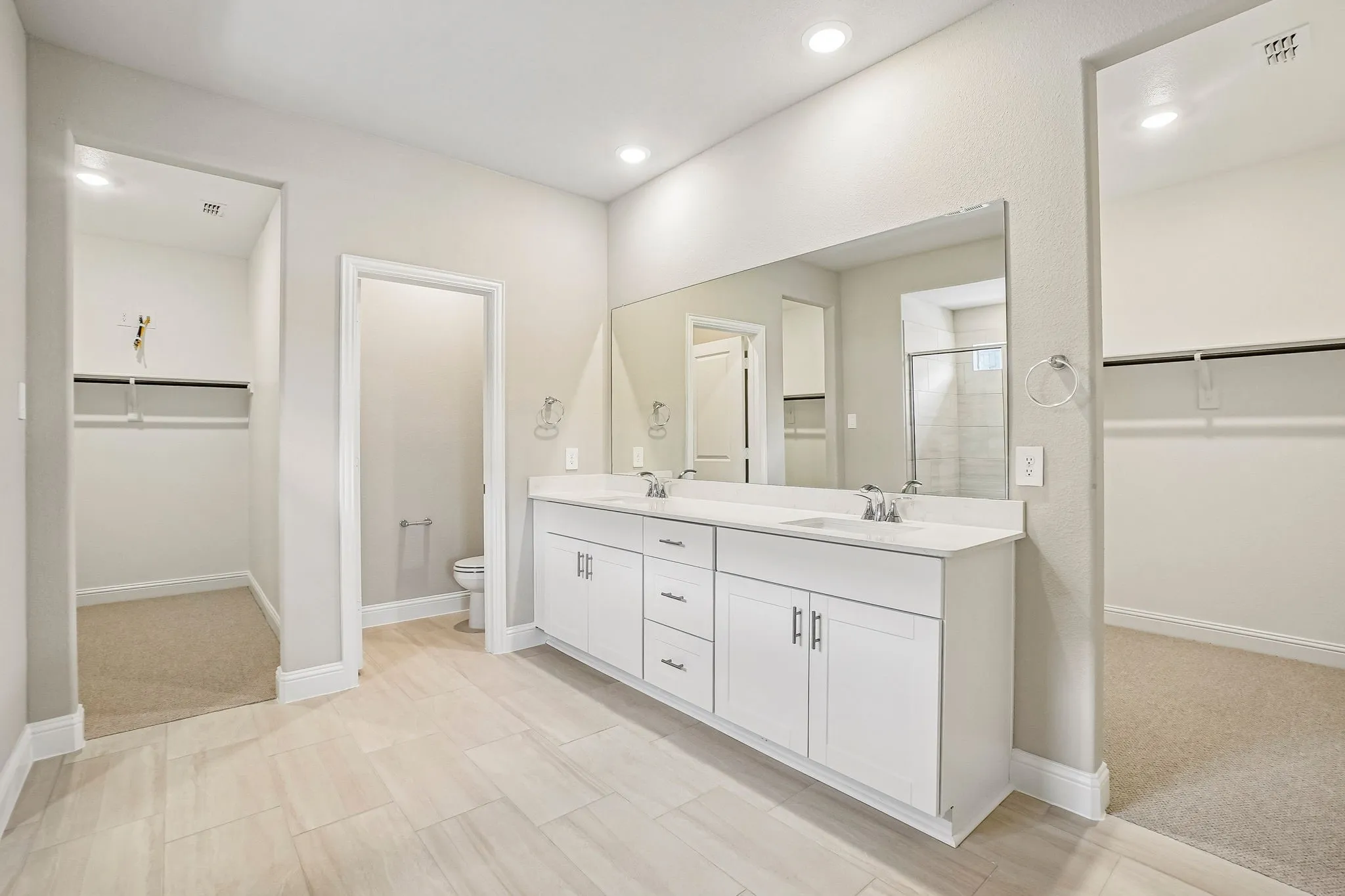 Photo is not of the actual home, but is an inspirational photo of builder’s model home and may depict options, furnishings, and/or decorator features that are not included.