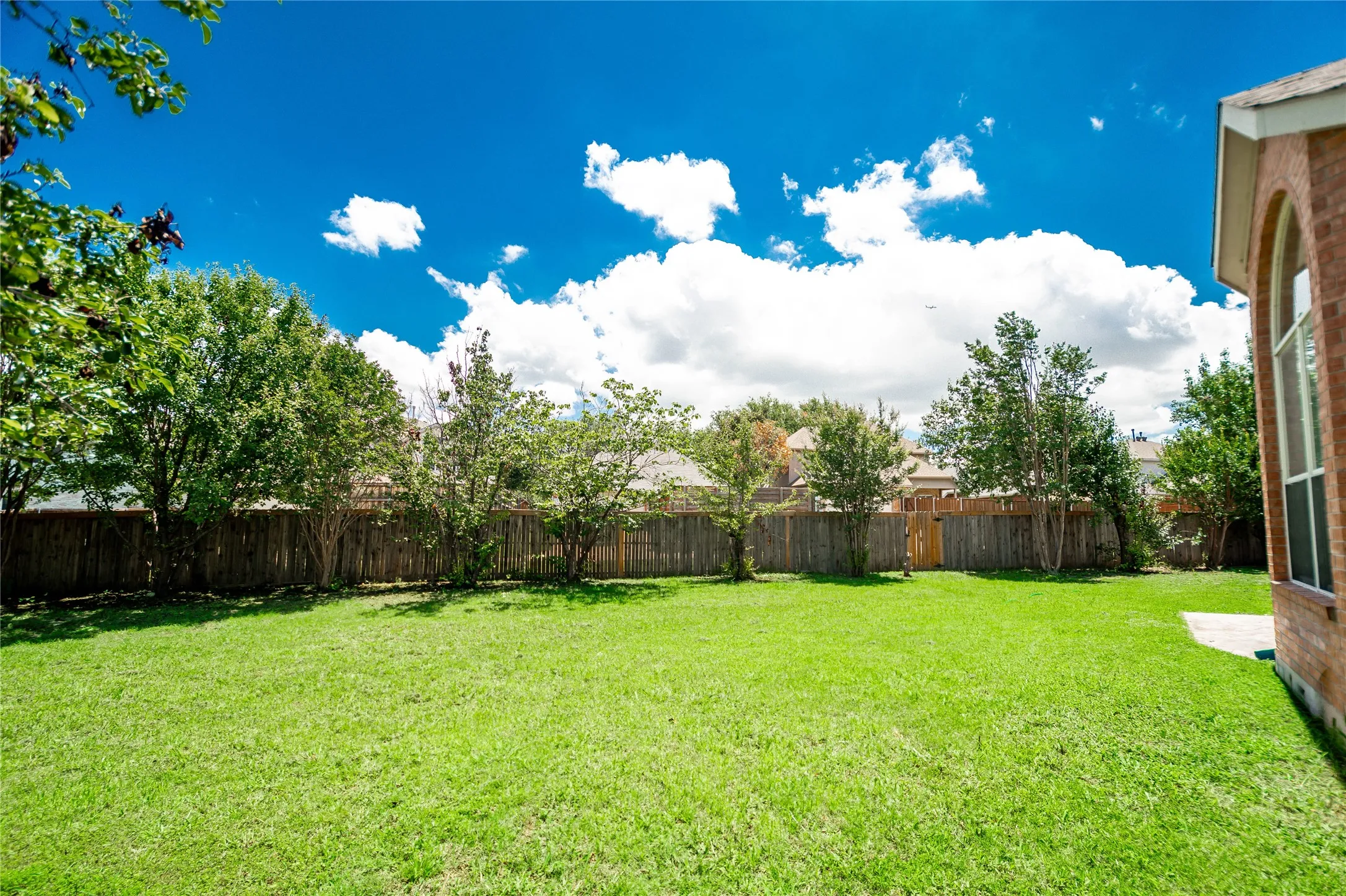 Single Family Residence For Sale in Denton County , 6120 Cobble Trail, Flower Mound, Texas 75028, 4 Bedroom, 4 Bathroom, 3 Garage spaces, 3,479 Sqft, built in 2001, mls#21294993, Real Estate Agent in Flower Mound, Homes For Sale in Denton county, Homes For Sale in Flower Mound, Realtor in Flower Mound Texas, Real Estate Brokerage Independent Realty Texas, Luminita Cordes Realtor