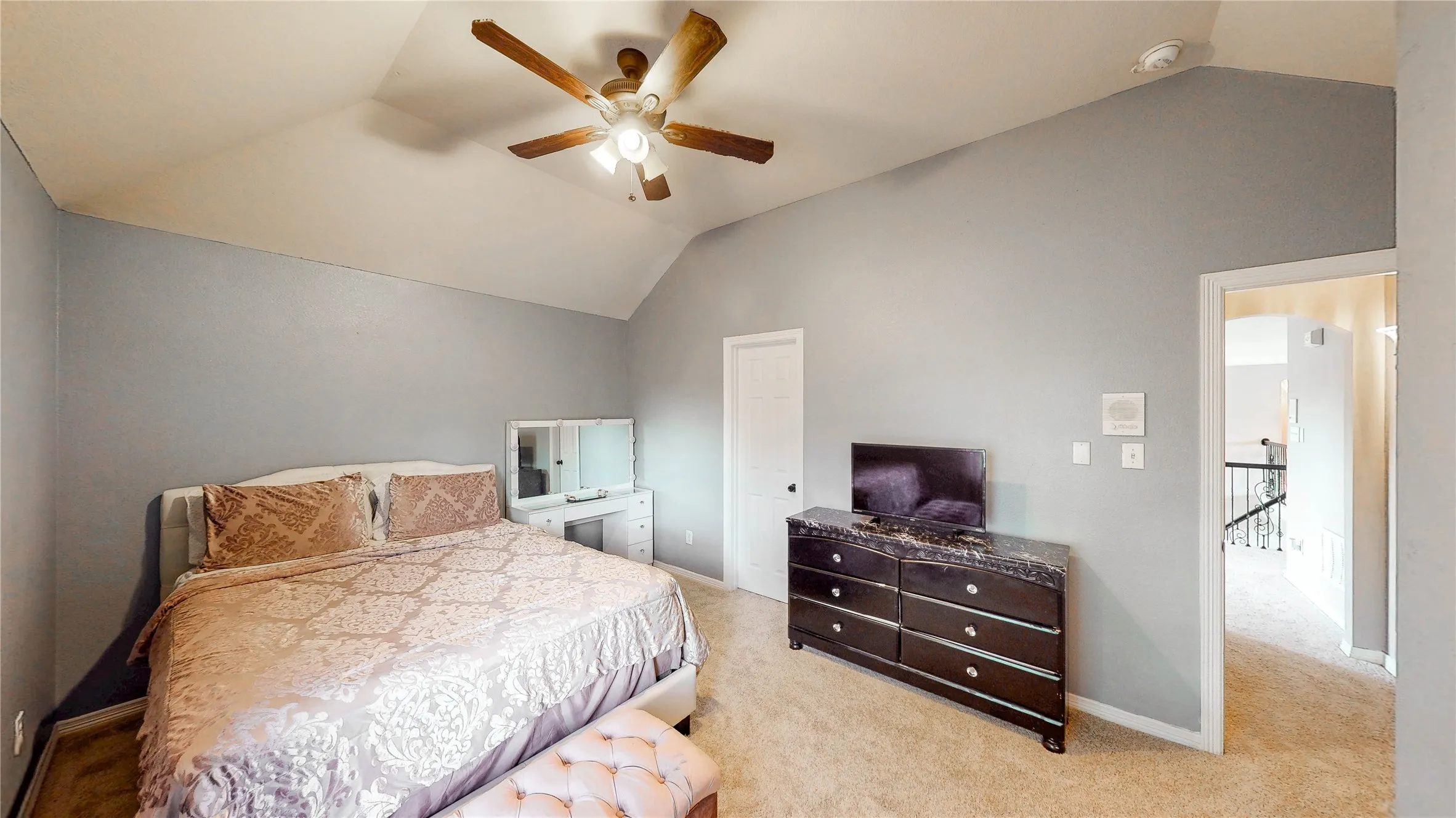 Single Family Residence For Sale in Denton County , 6120 Cobble Trail, Flower Mound, Texas 75028, 4 Bedroom, 4 Bathroom, 3 Garage spaces, 3,479 Sqft, built in 2001, mls#21294993, Real Estate Agent in Flower Mound, Homes For Sale in Denton county, Homes For Sale in Flower Mound, Realtor in Flower Mound Texas, Real Estate Brokerage Independent Realty Texas, Luminita Cordes Realtor