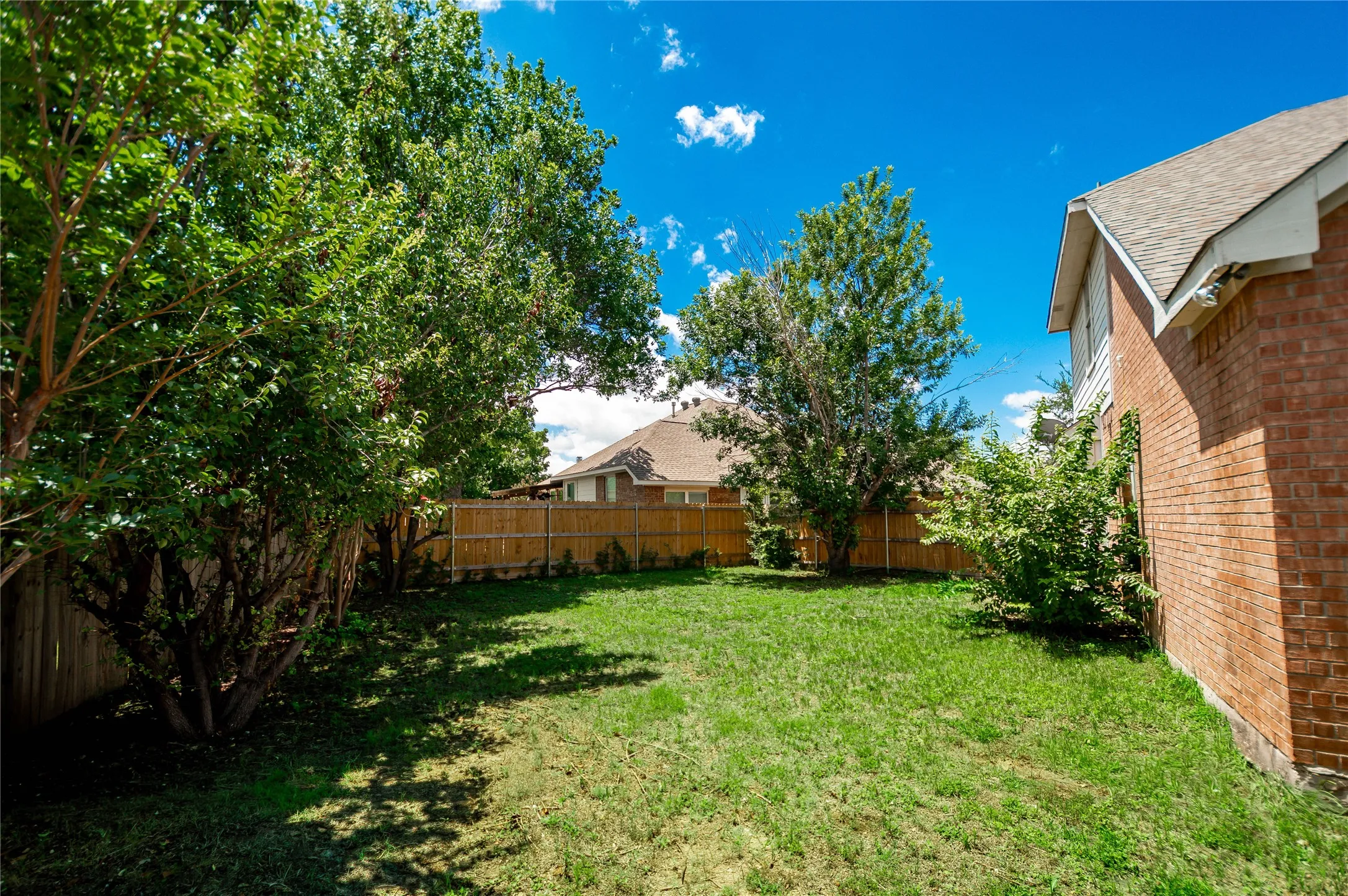 Single Family Residence For Sale in Denton County , 6120 Cobble Trail, Flower Mound, Texas 75028, 4 Bedroom, 4 Bathroom, 3 Garage spaces, 3,479 Sqft, built in 2001, mls#21294993, Real Estate Agent in Flower Mound, Homes For Sale in Denton county, Homes For Sale in Flower Mound, Realtor in Flower Mound Texas, Real Estate Brokerage Independent Realty Texas, Luminita Cordes Realtor